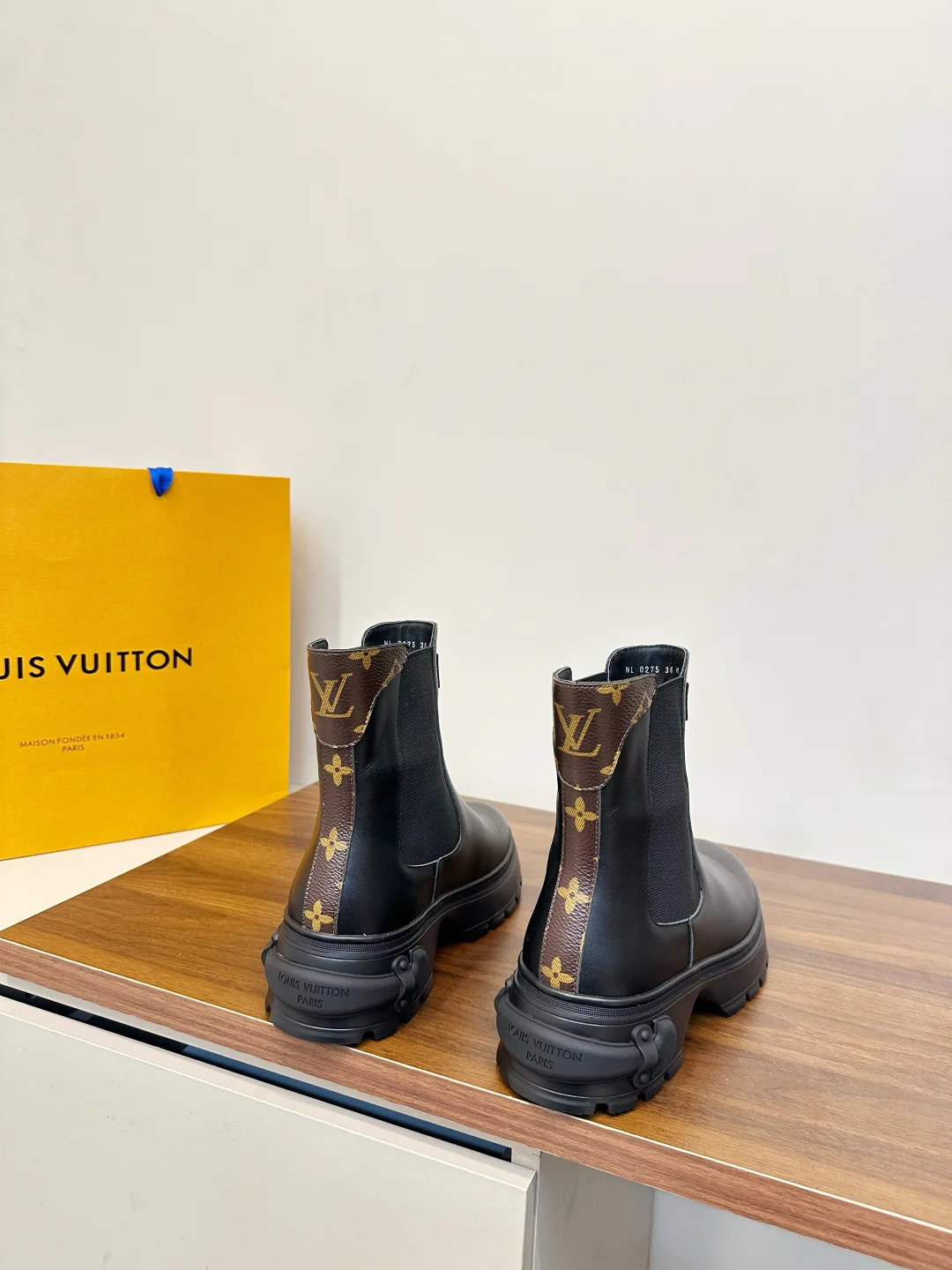 Ботинки Женские Louis Vuitton 1468757