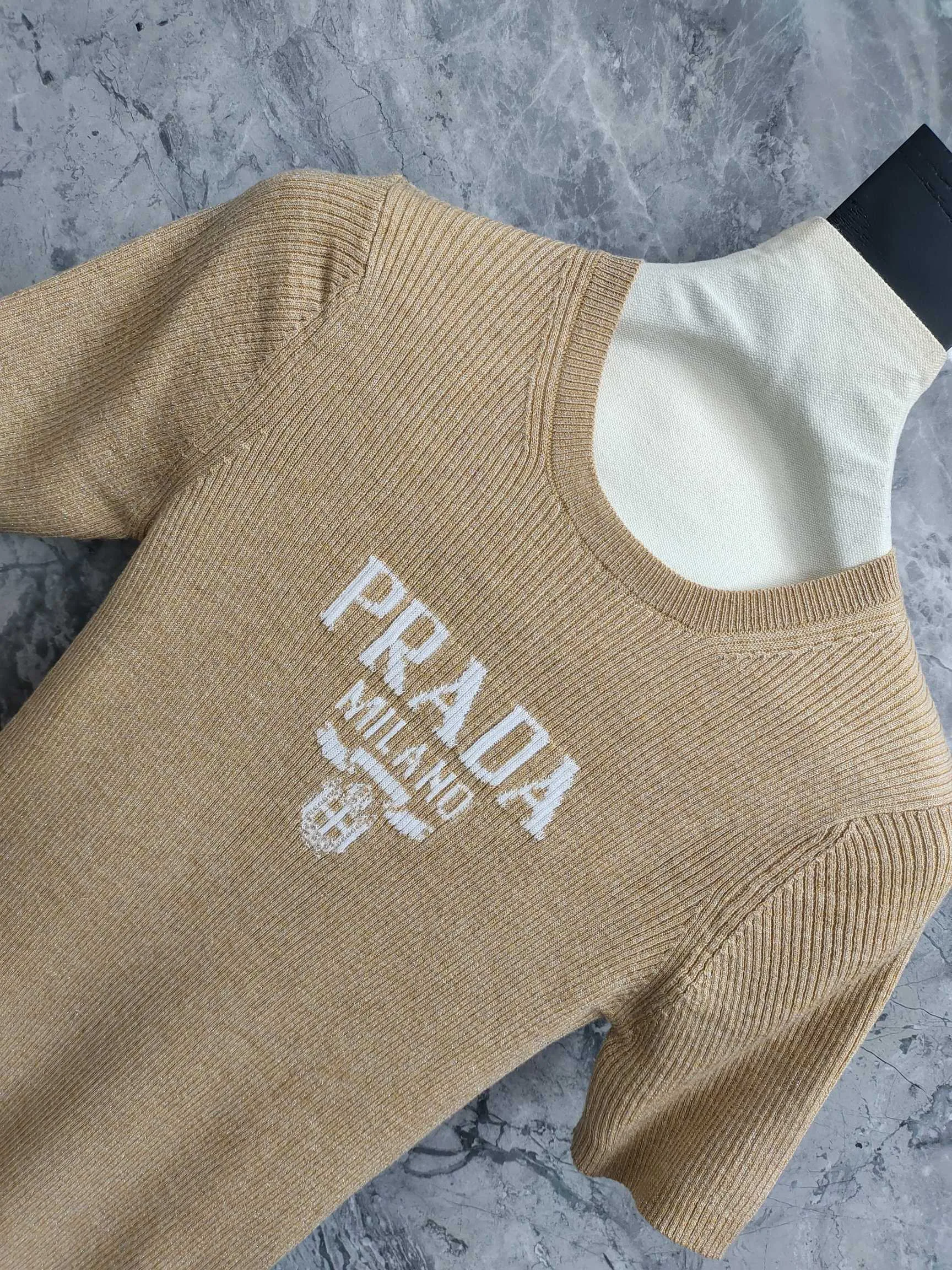 Футболки Женские Prada 9658736