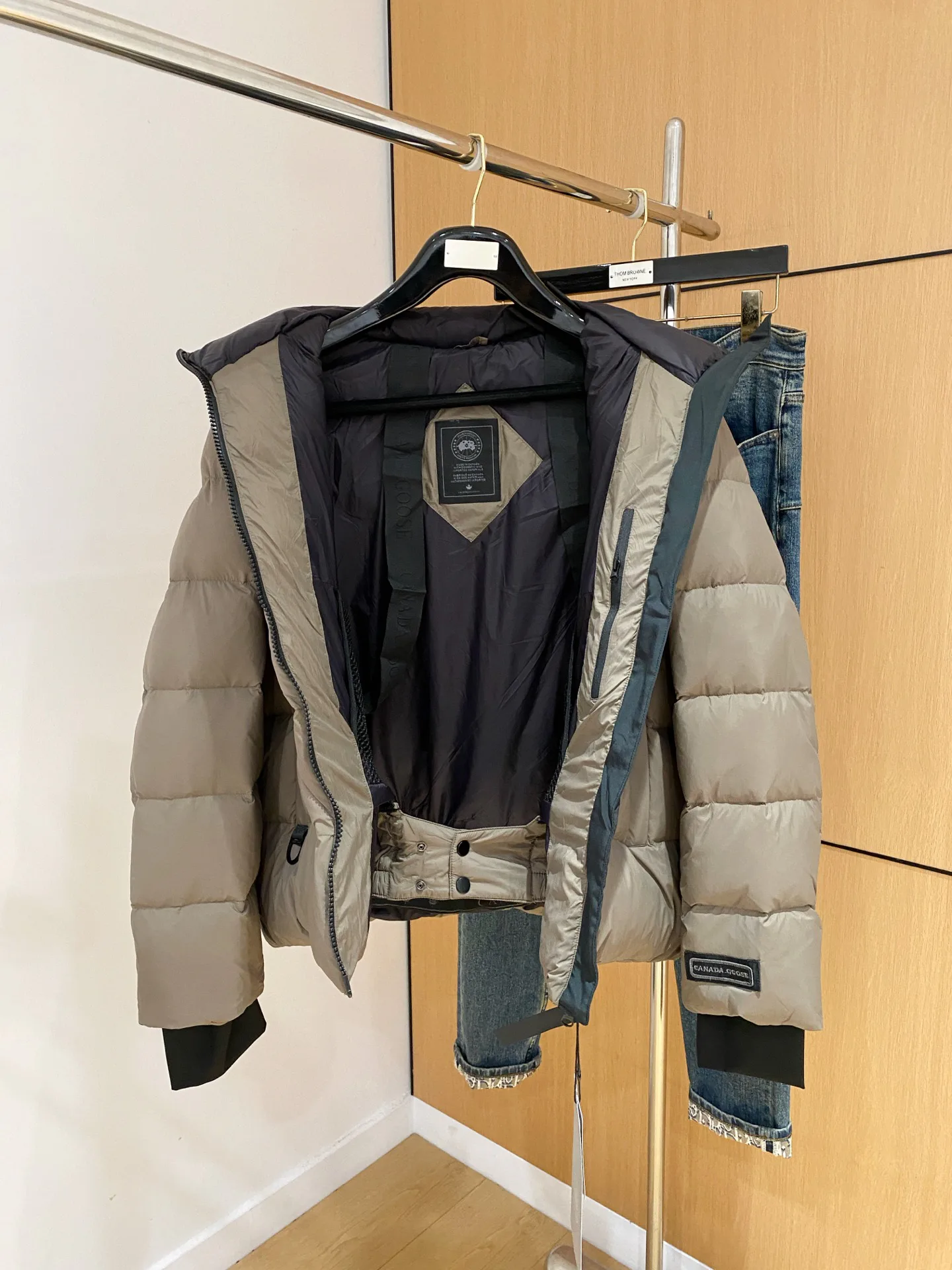 Куртки И Пуховики Женские Canada Goose 18741218