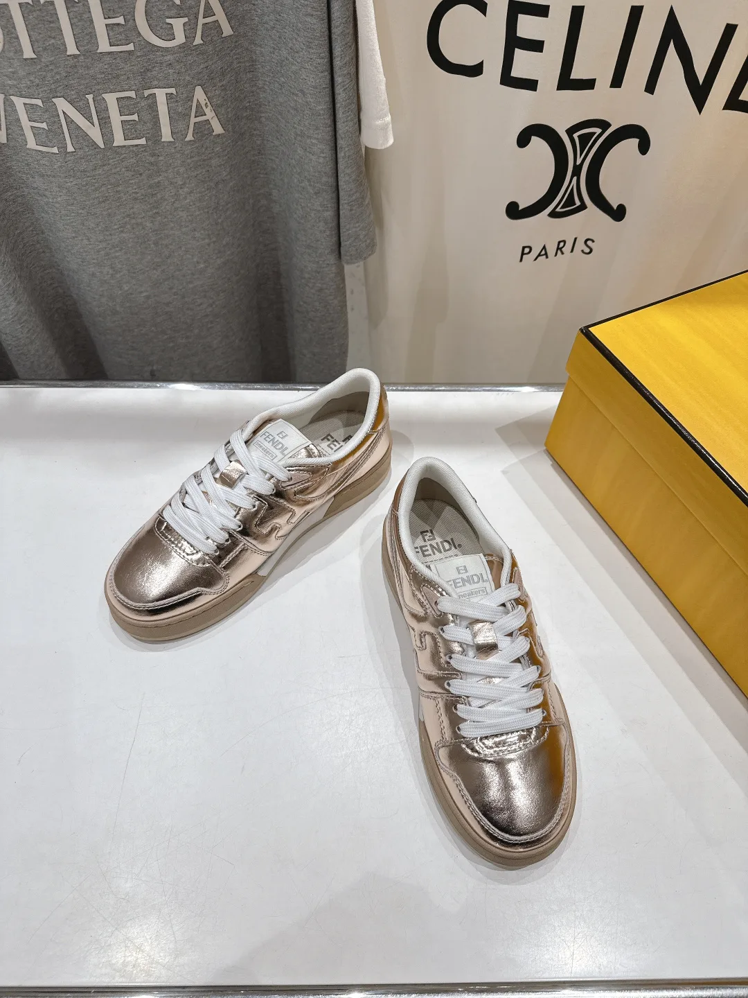 Кроссовки Женские Fendi 17908433