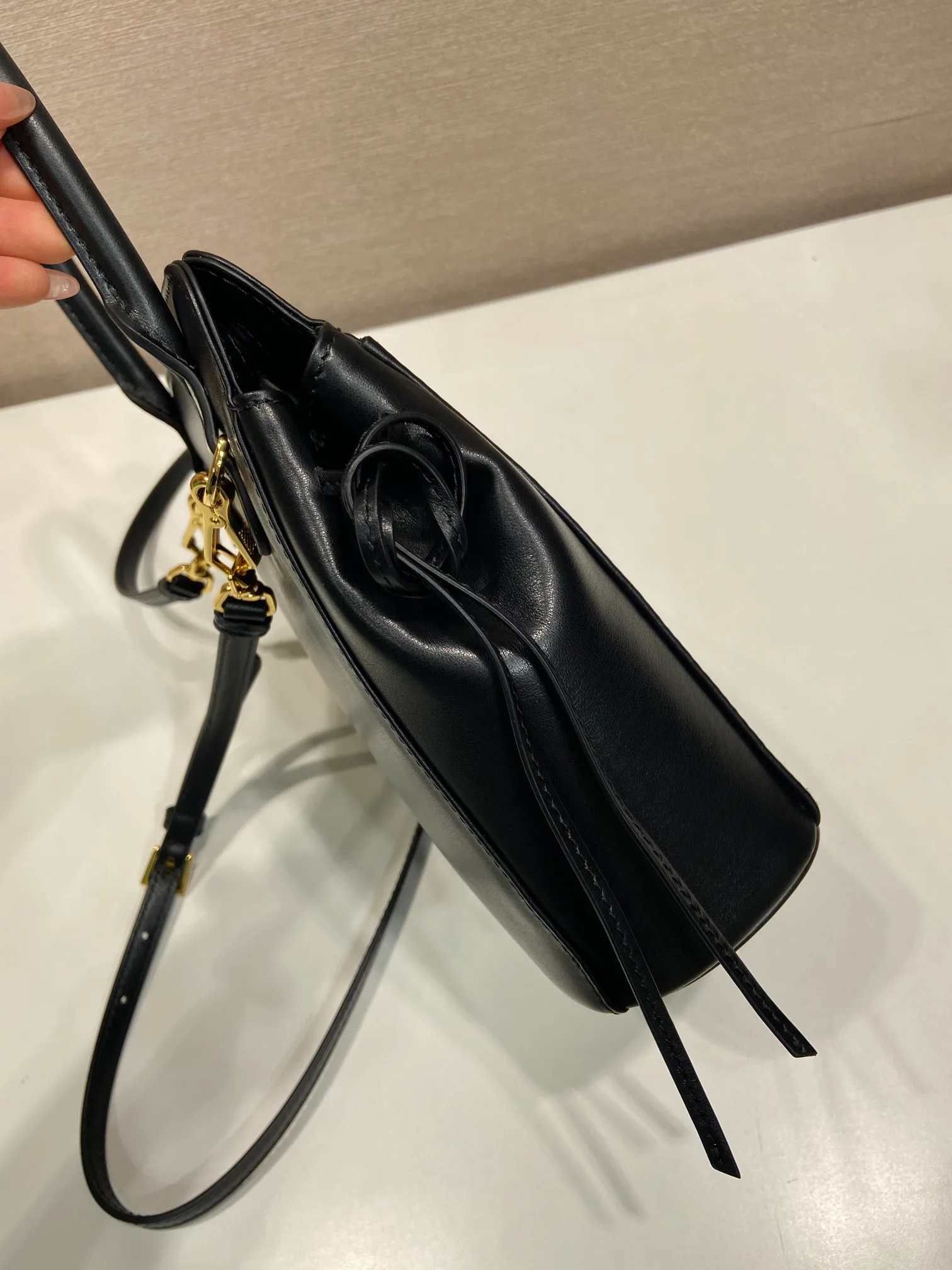 Классические Сумки Женские Prada 11627422