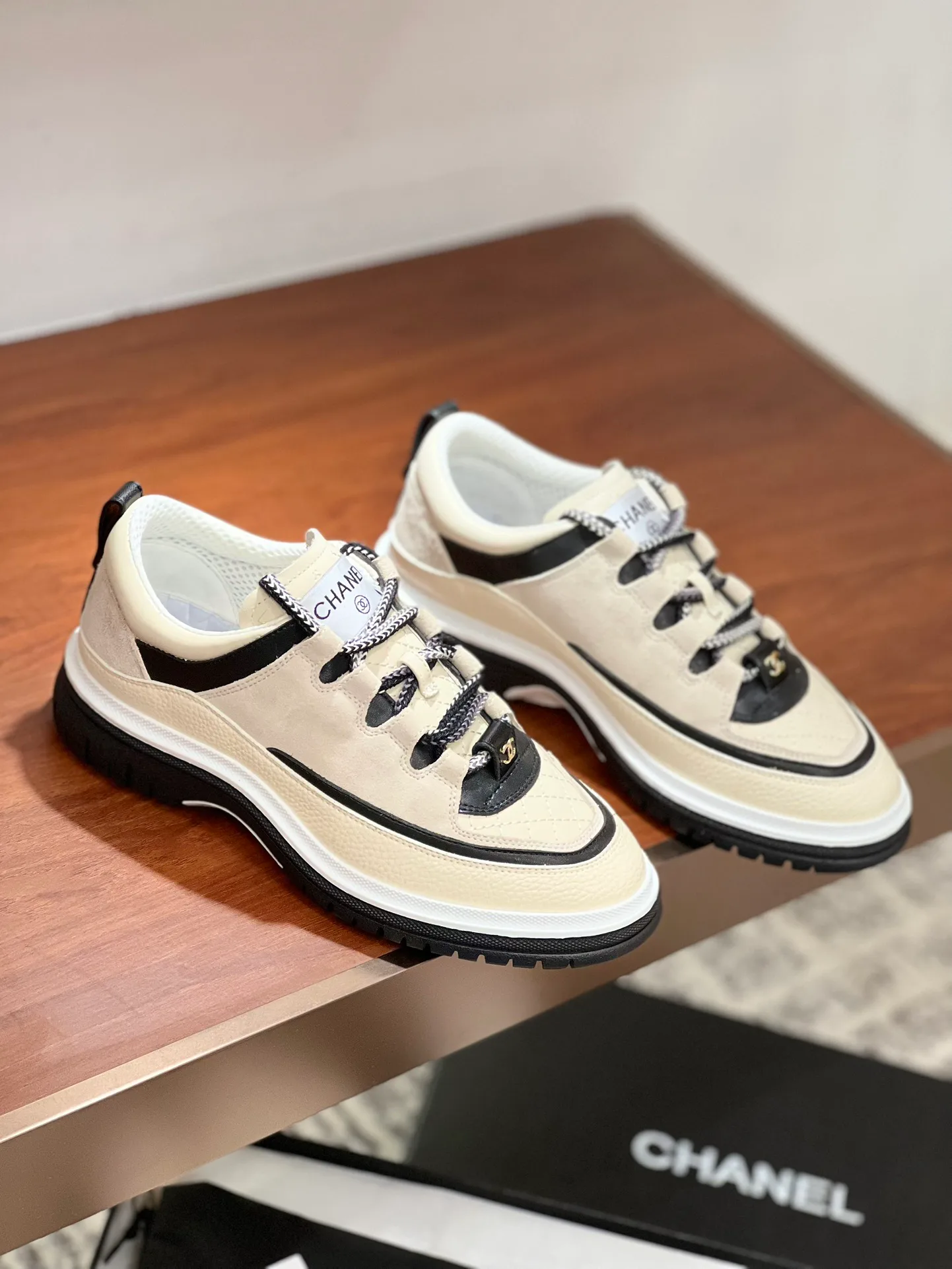 Кроссовки Женские Chanel 1021196