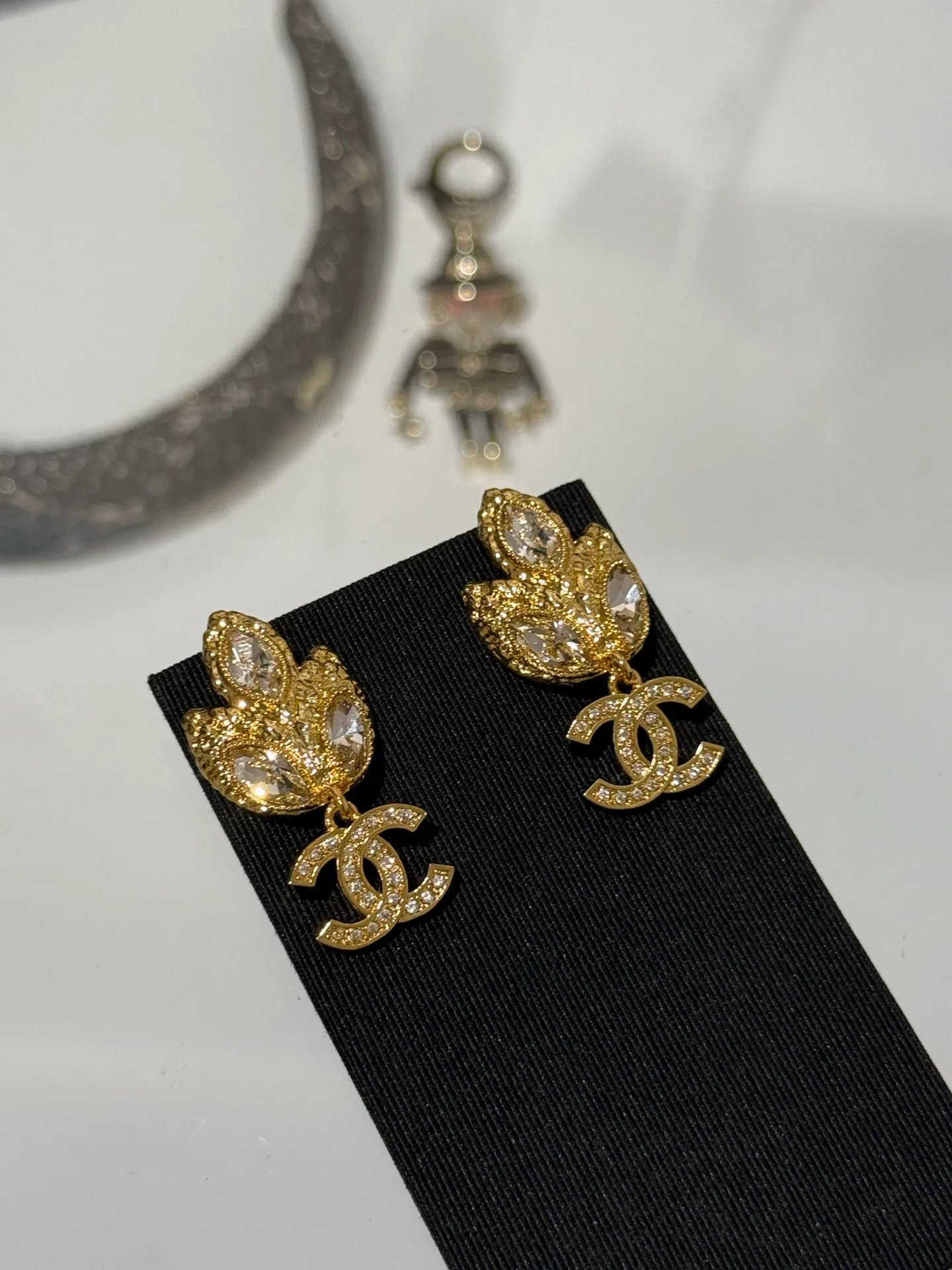 Бижутерия Chanel 5561632