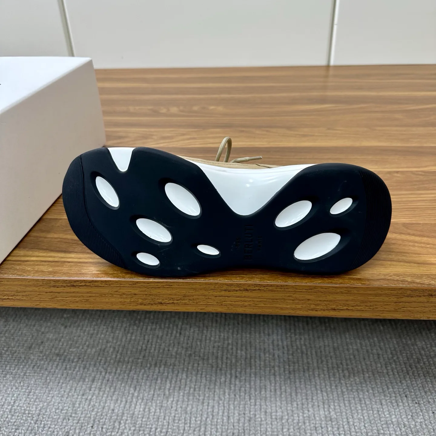 Кроссовки Мужские Berluti 25139