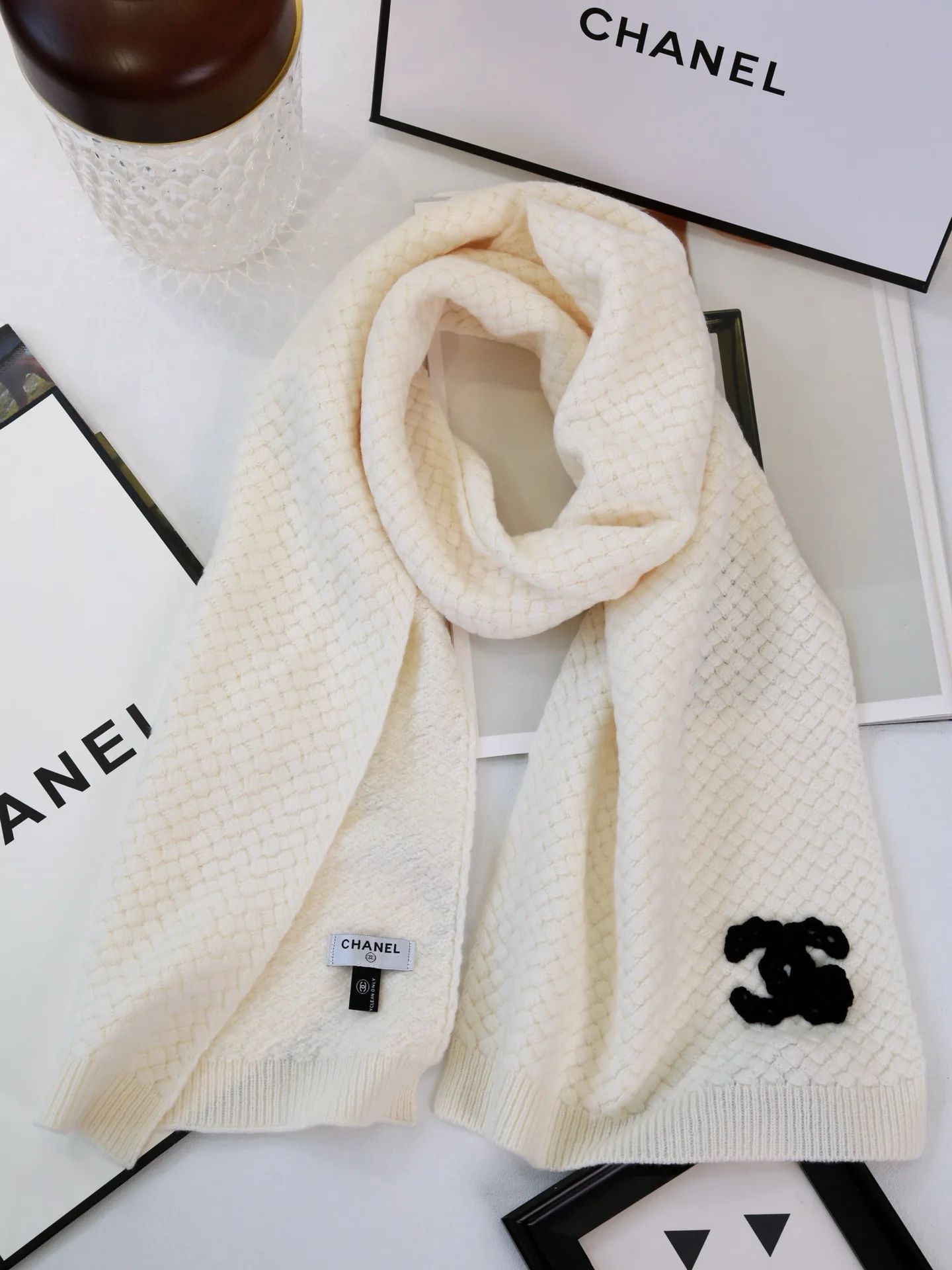 Шарфы Chanel 18427047