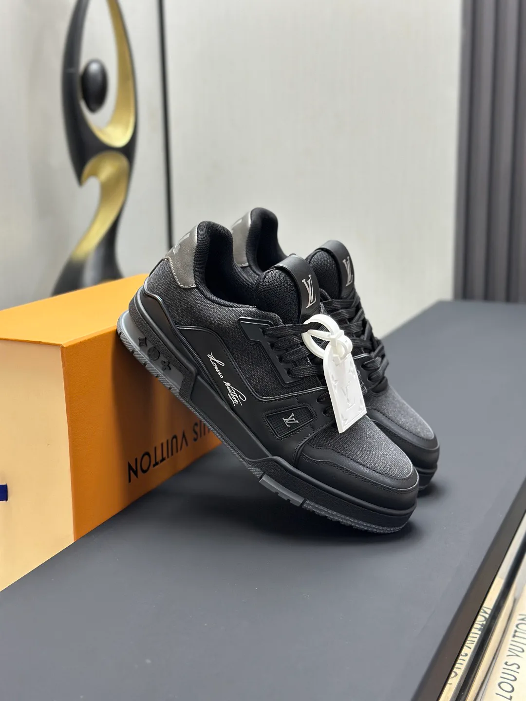 Кроссовки Женские Louis Vuitton 1879279