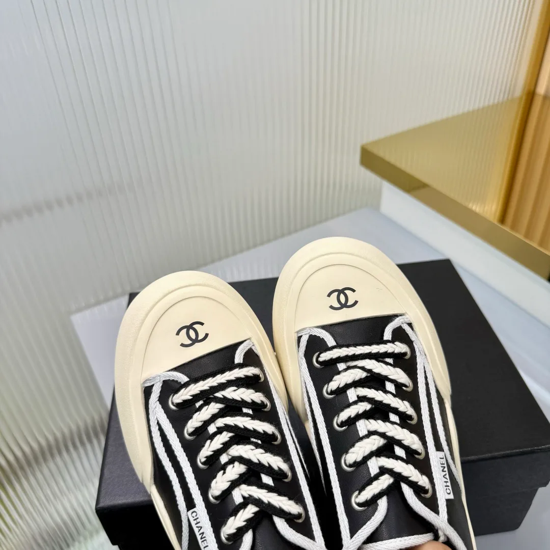 Кроссовки Женские Chanel 18366982