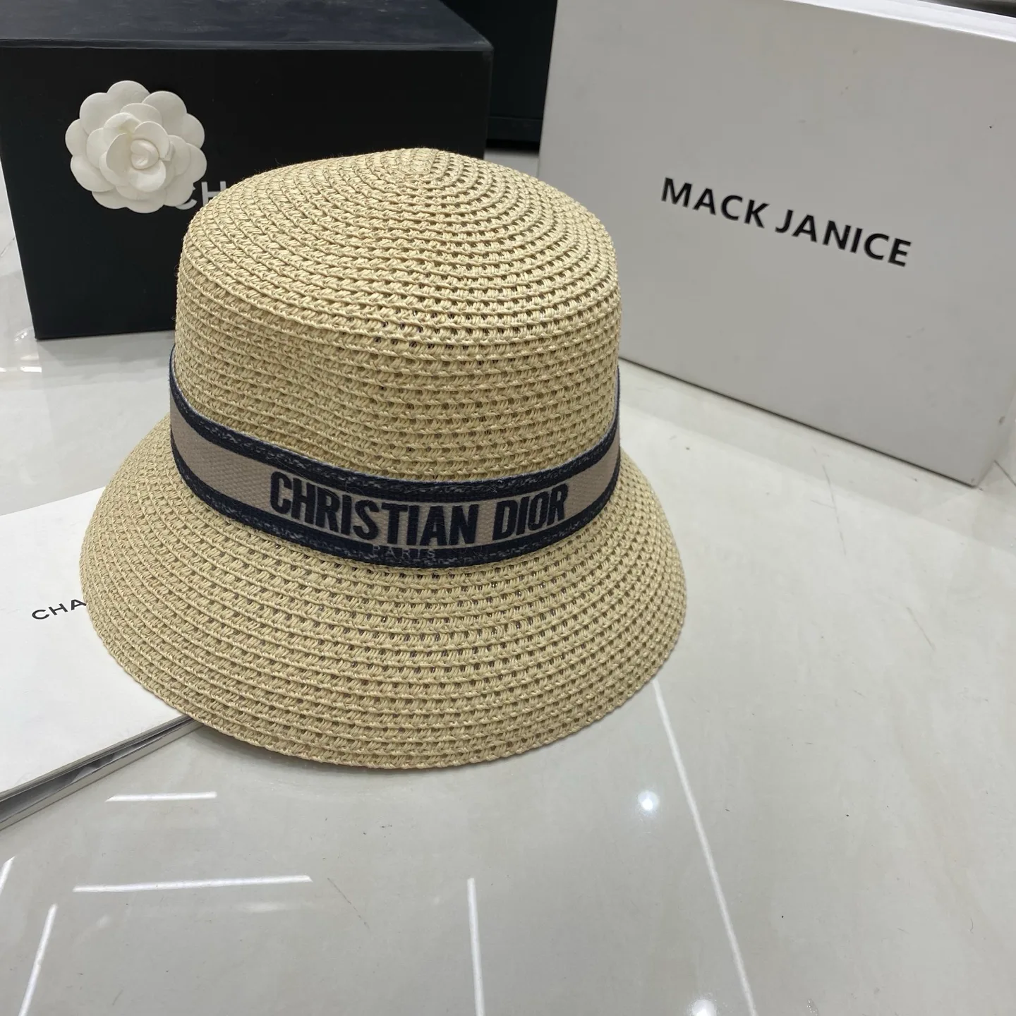 Головные Уборы Christian Dior 17498296