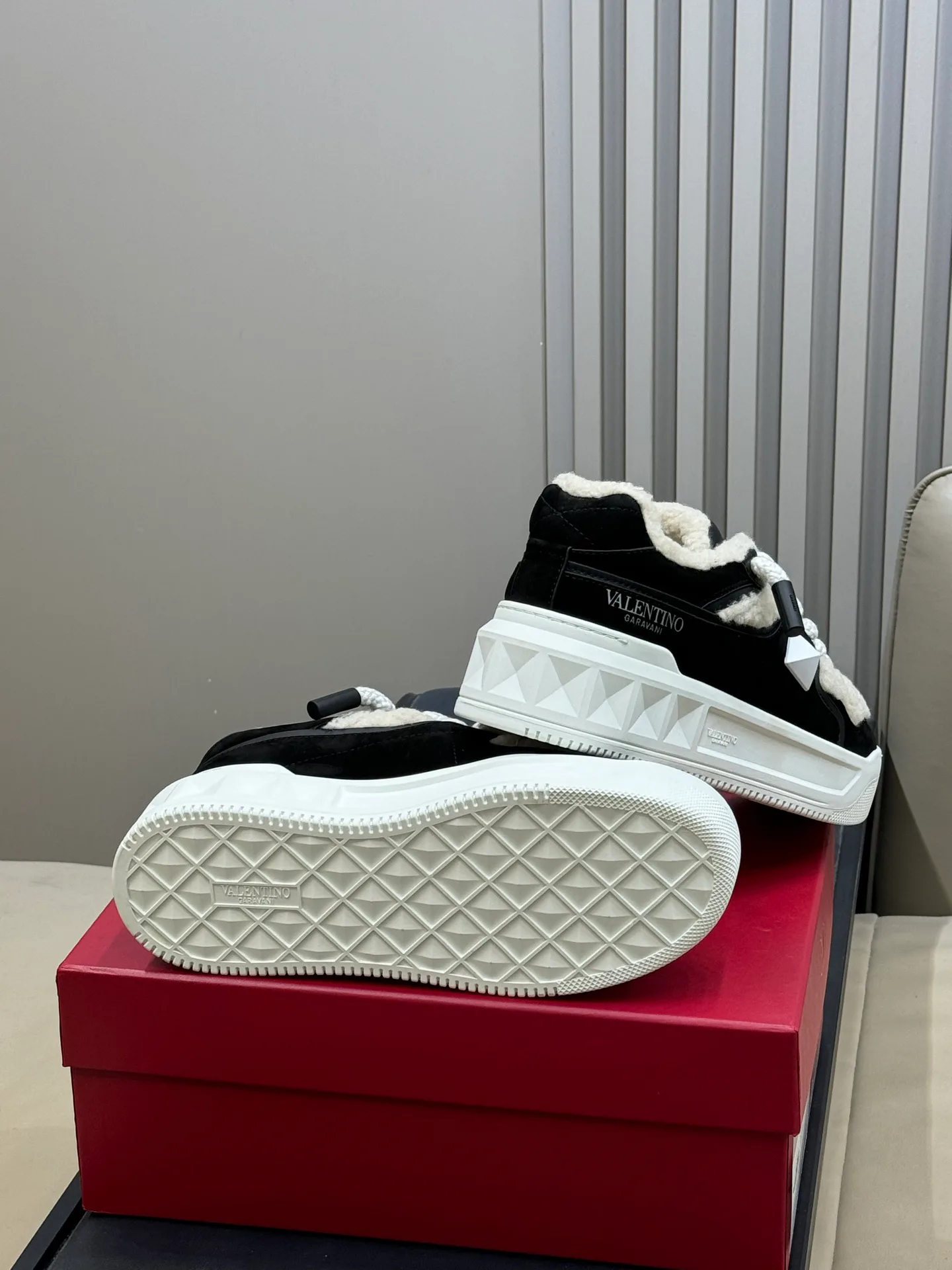 Кроссовки Женские Valentino 620220