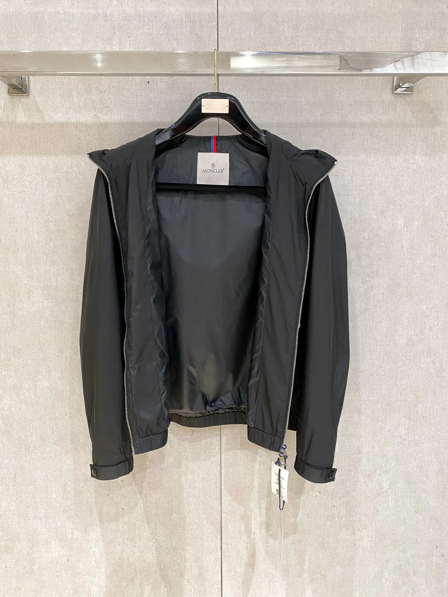 Куртки И Пуховики Мужские Moncler 7008