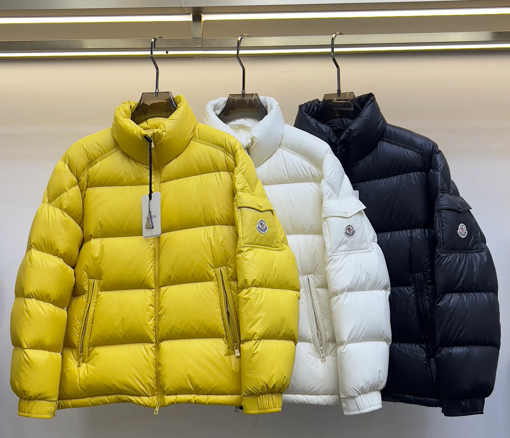 Куртки И Пуховики Женские Moncler 915543