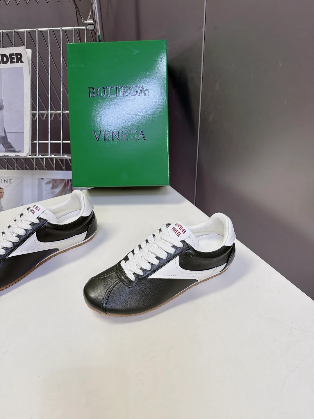 Кроссовки Женские Bottega Veneta 18404693