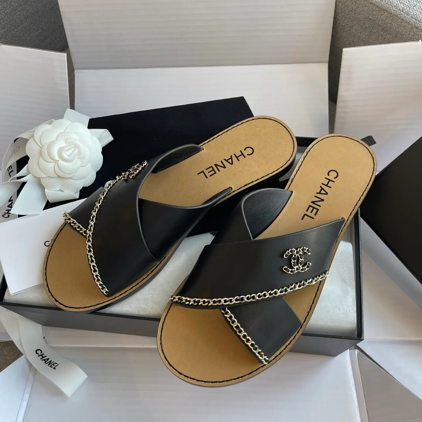 Шлепанцы Женские Chanel 11357532