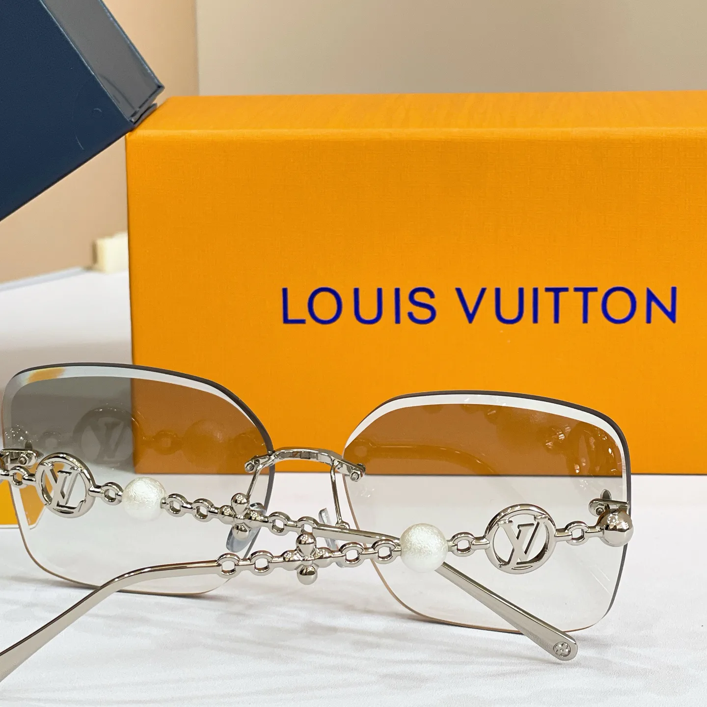 Очки Louis Vuitton 17495900