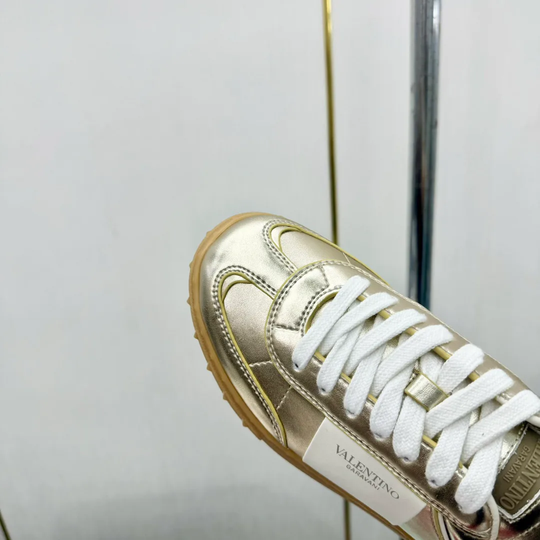 Кроссовки Женские Valentino 17955030