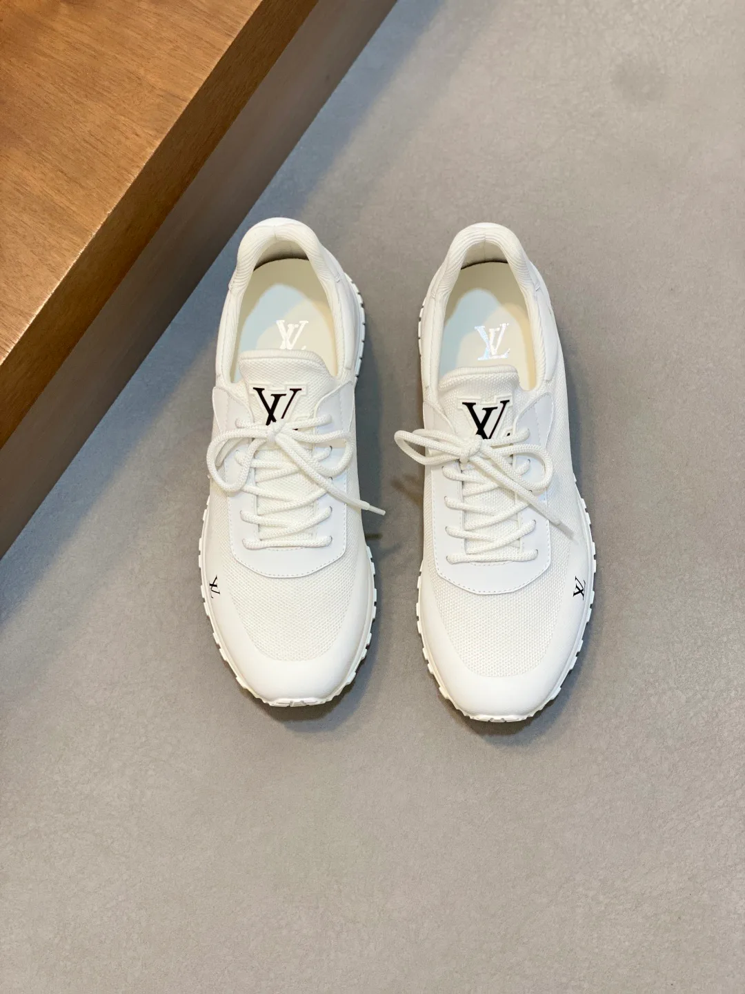 Кроссовки Мужские Louis Vuitton 19137411