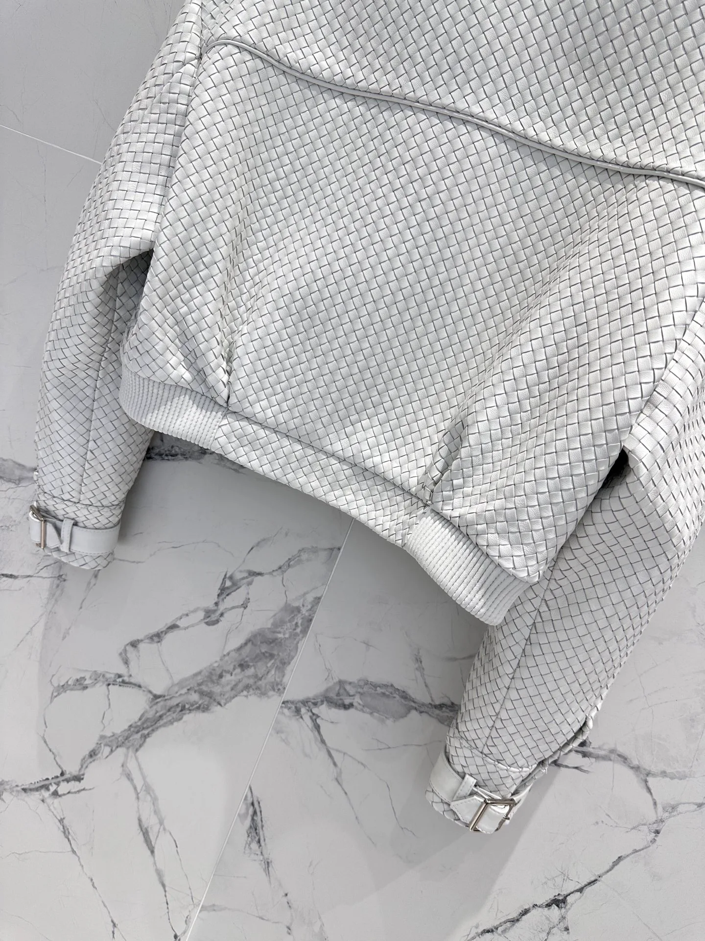 Кожаные Куртки И Дублёнки Женские Bottega Veneta 11759382