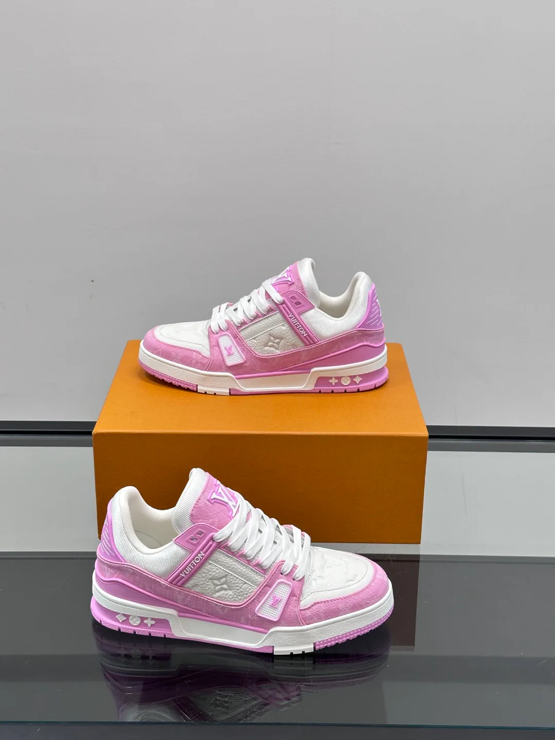 Кроссовки Женские Louis Vuitton 11602217