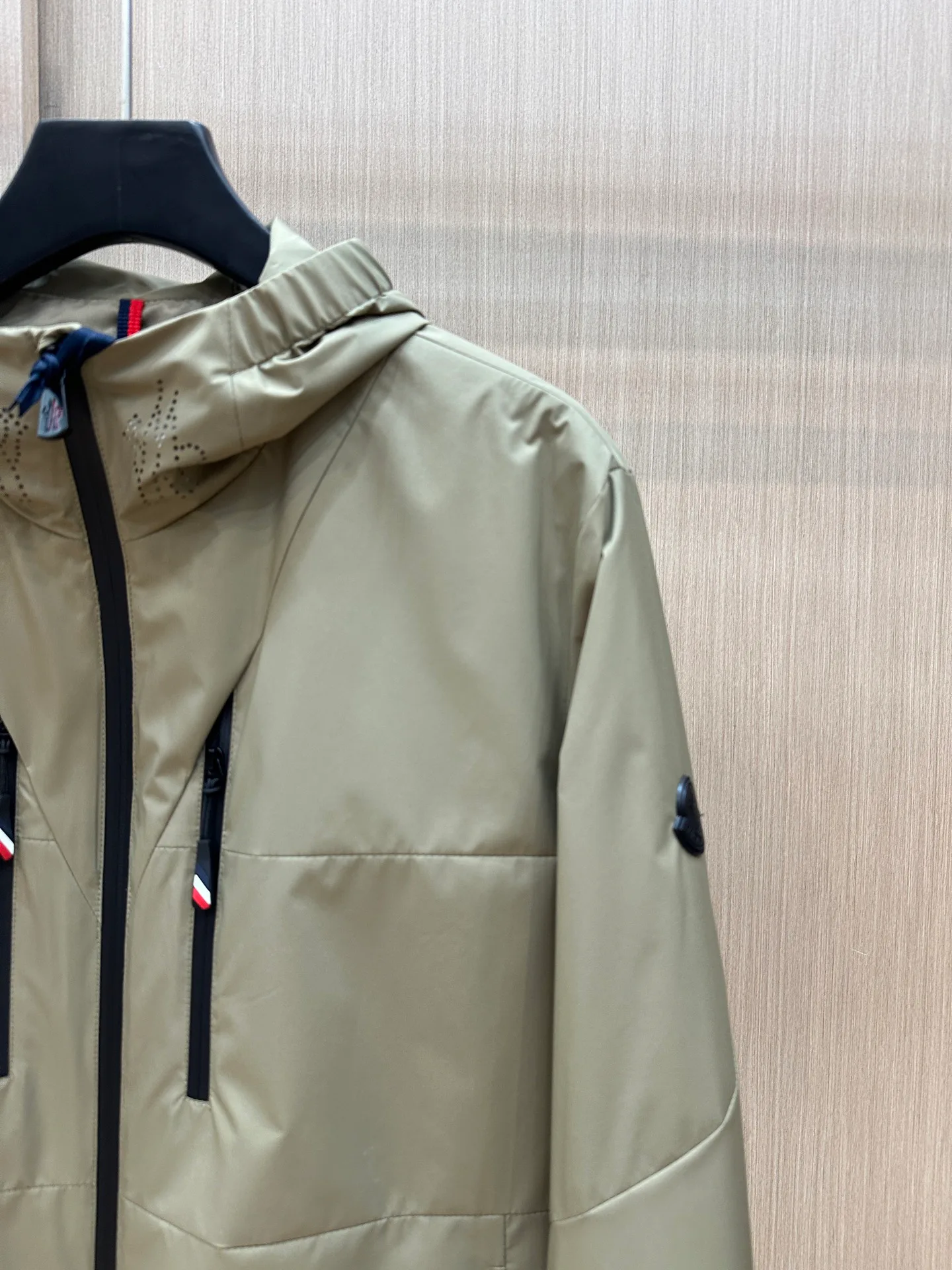 Куртки И Пуховики Мужские Moncler 17152