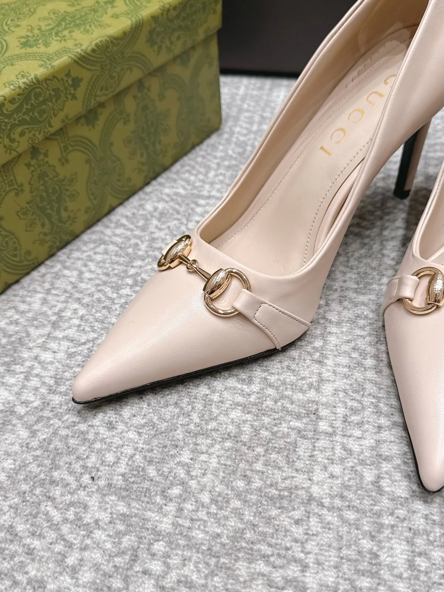 Туфли Женские Gucci 18765534