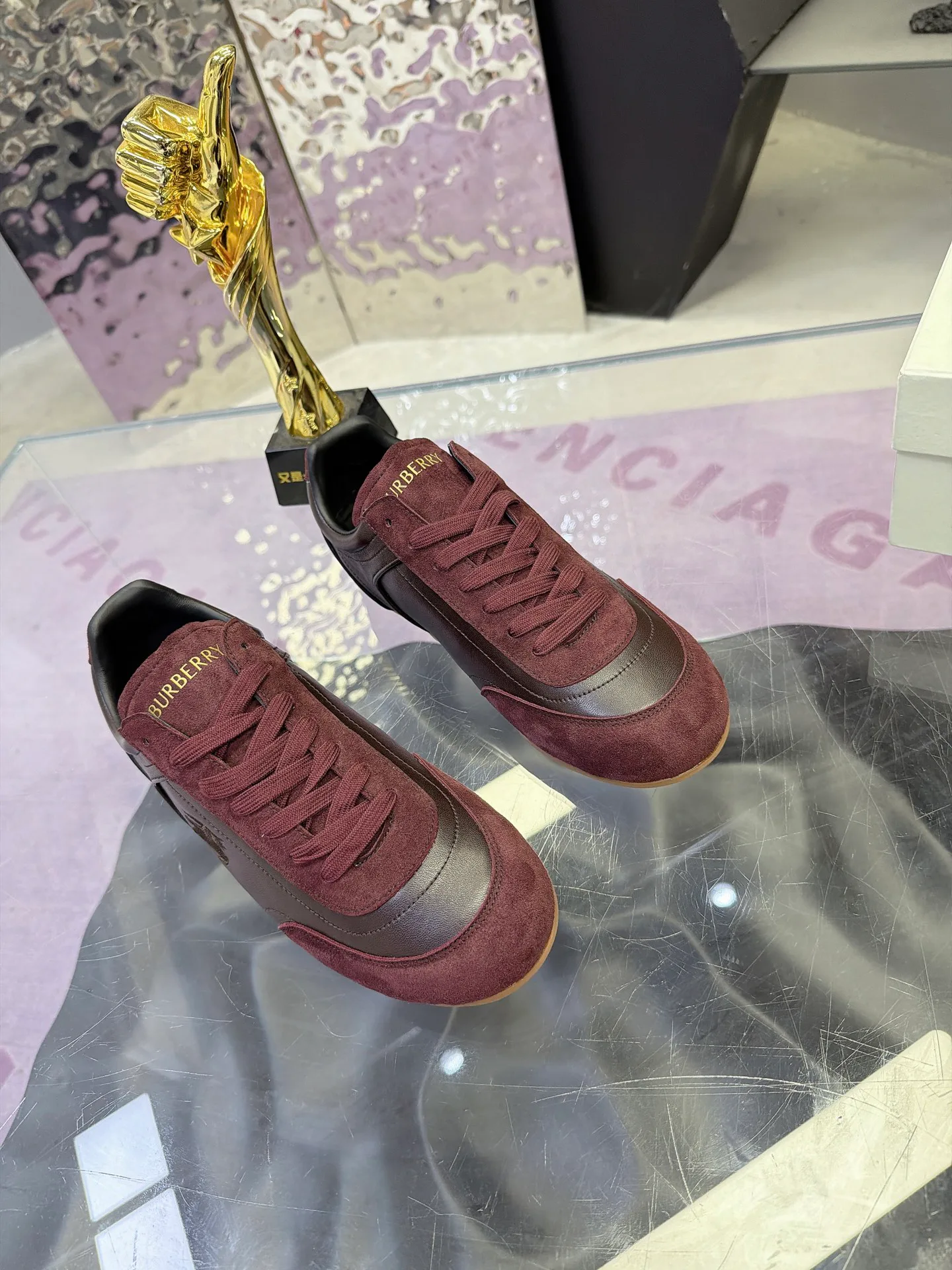 Кроссовки Женские Burberry 18025568