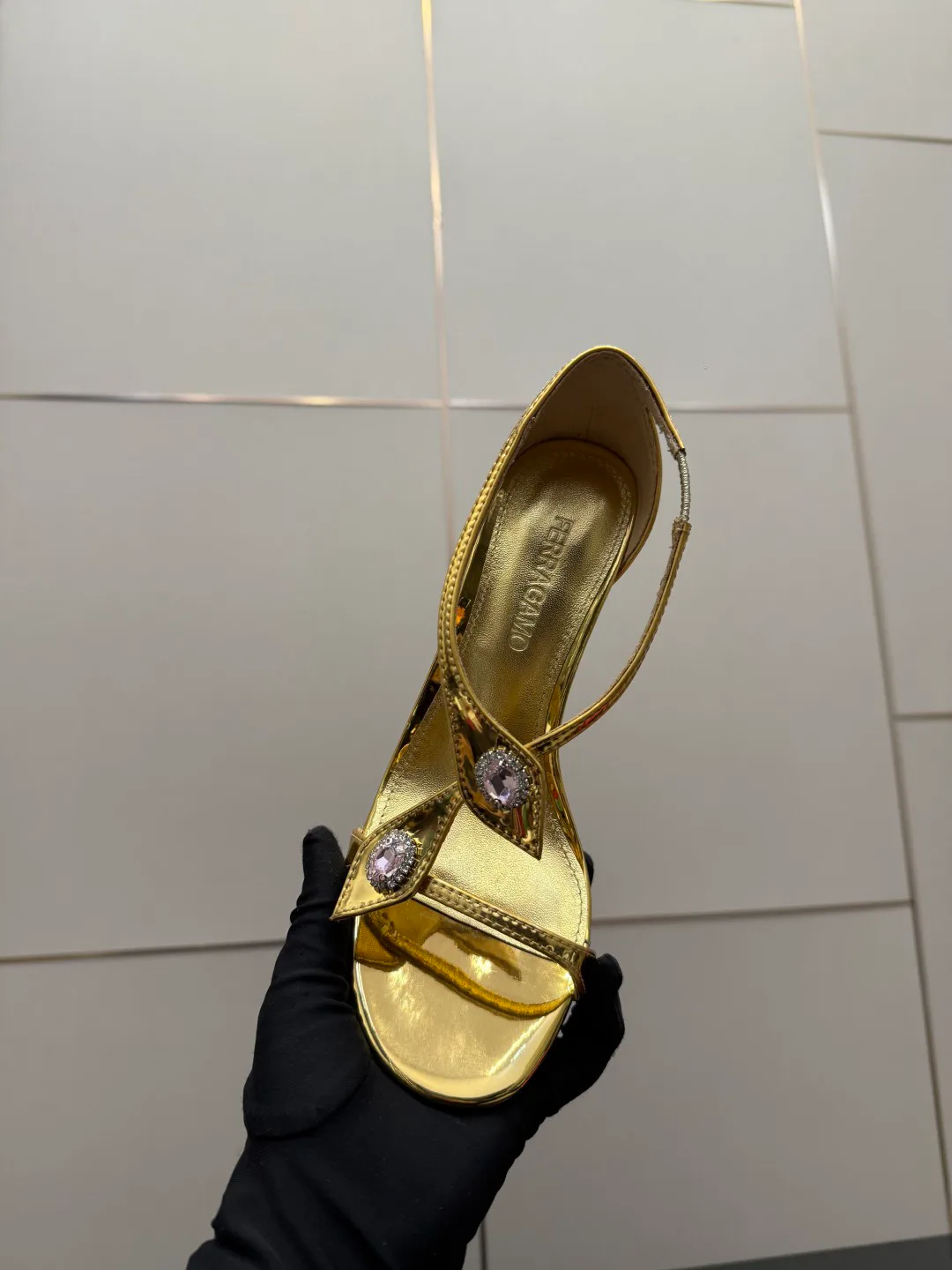 Босоножки Женские Salvatore Ferragamo 5052123