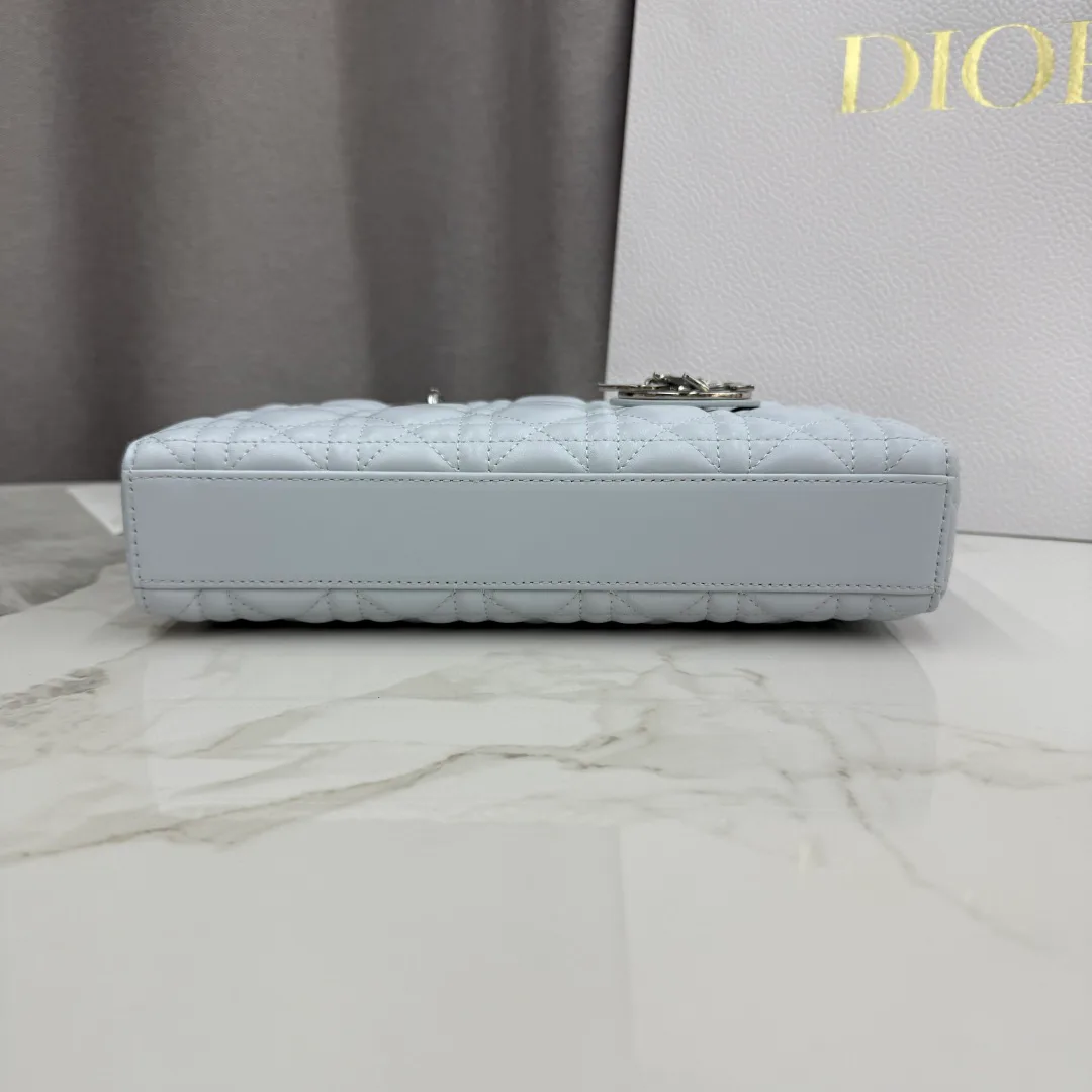 Классические Сумки Женские Christian Dior 11905704