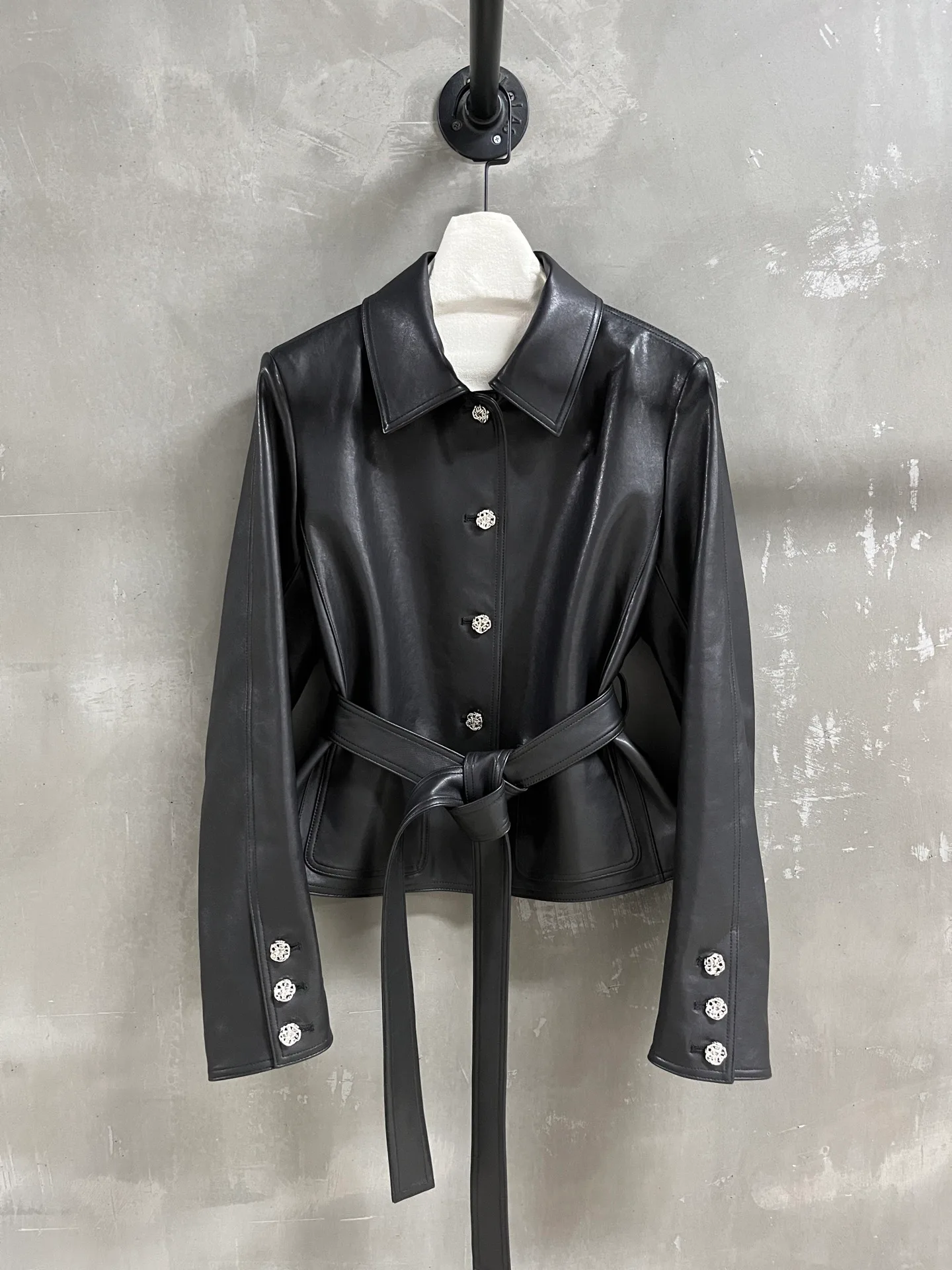 Кожаные Куртки И Дублёнки Женские Chanel 18015897