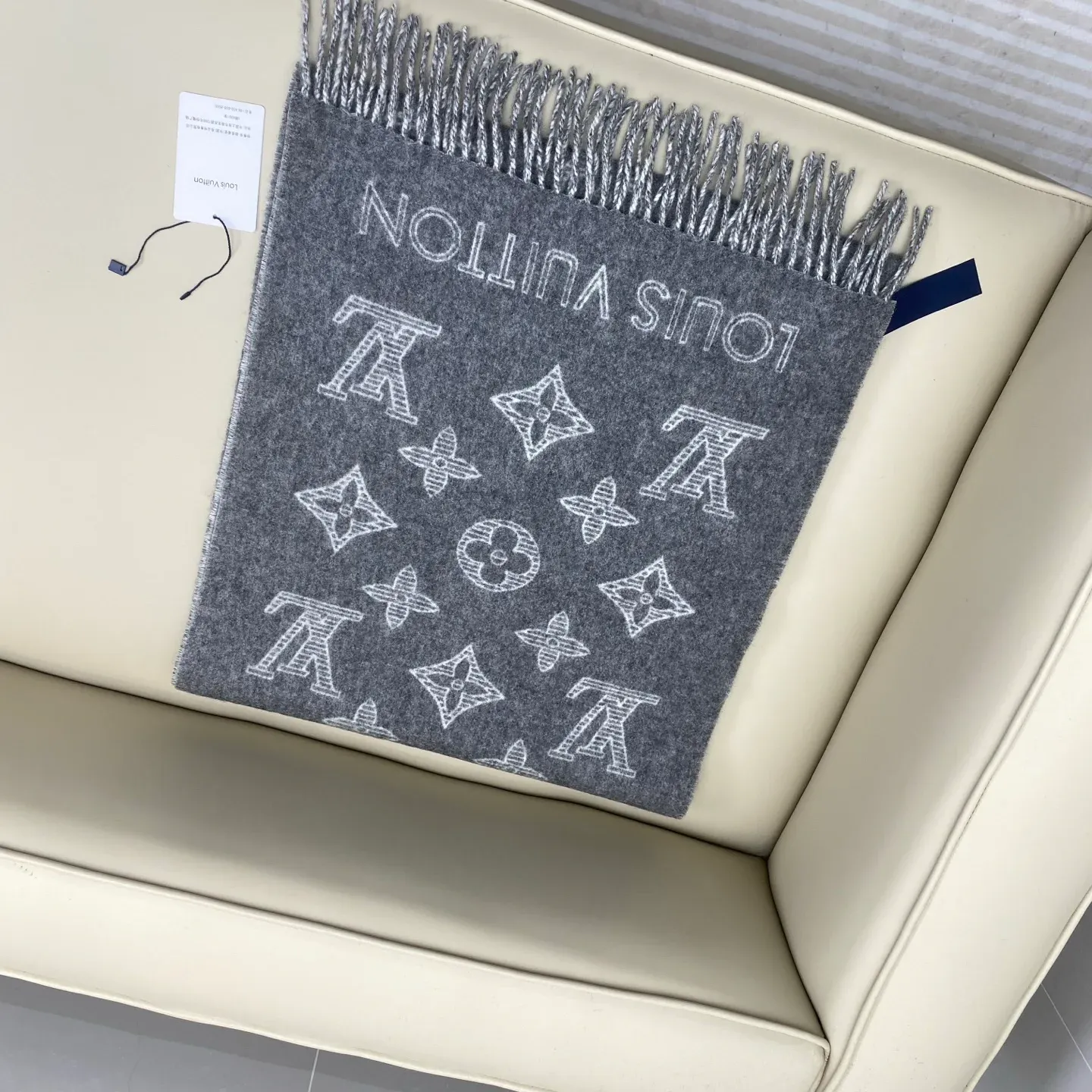 Шарфы Louis Vuitton 563345