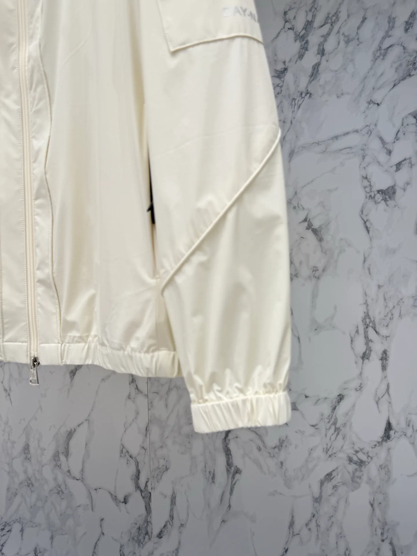 Куртки И Пуховики Мужские Moncler 11520366