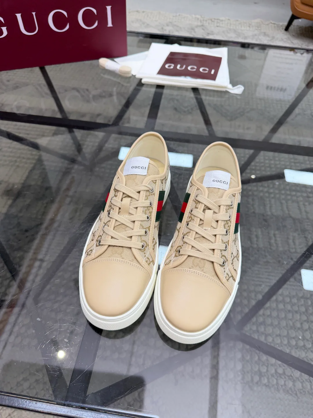 Кроссовки Женские Gucci 18346400