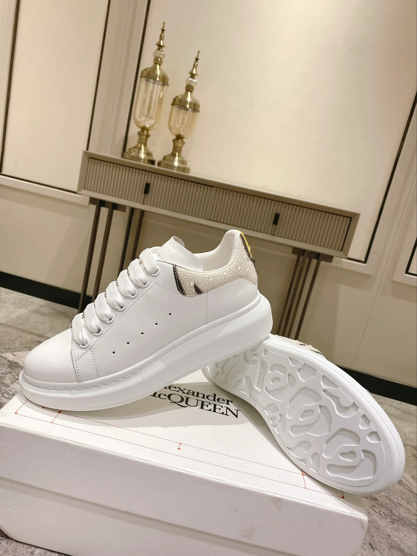 Кроссовки Женские Alexander Mcqueen 3446200