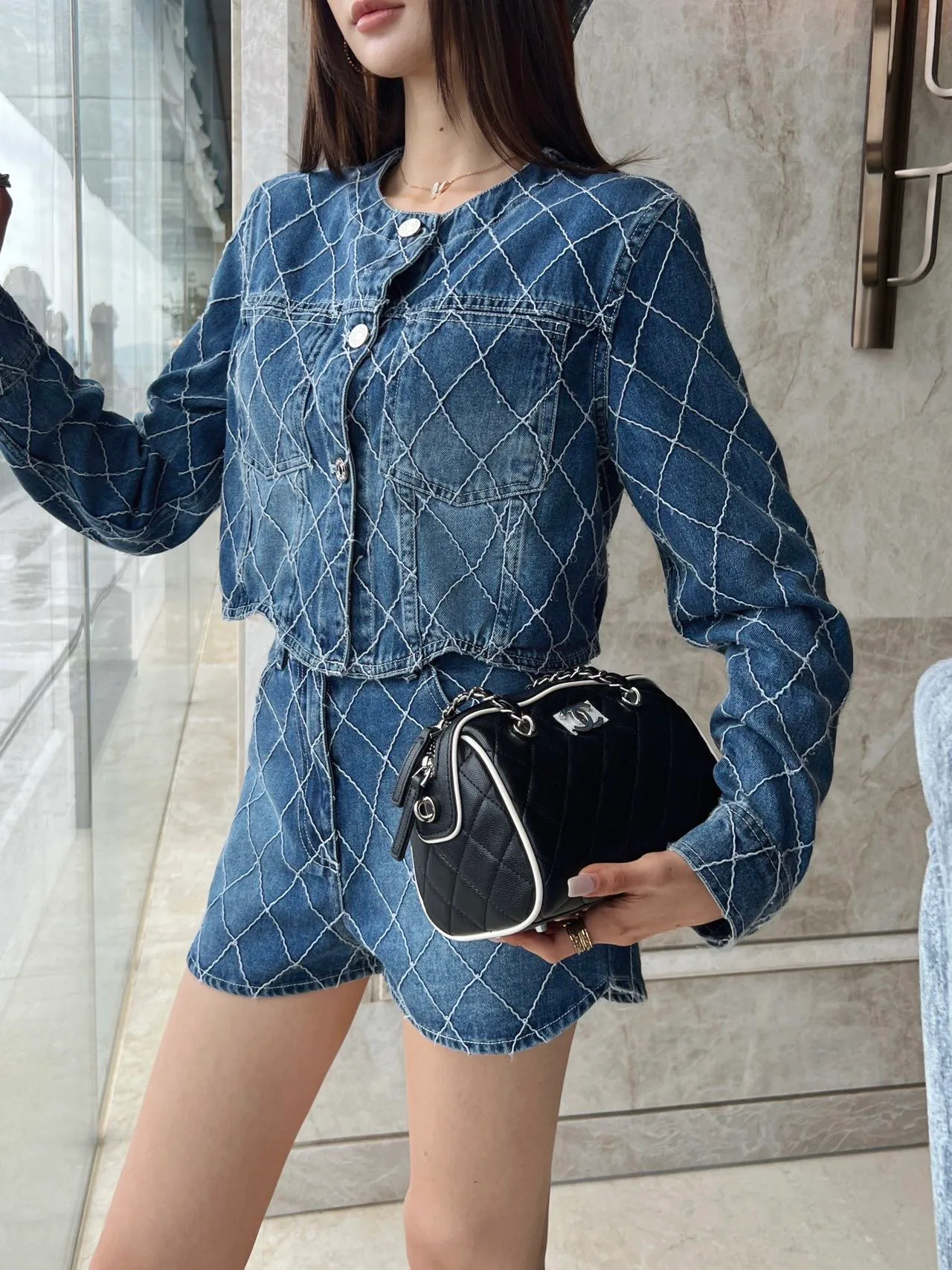 Куртки И Пуховики Женские Chanel 17714464