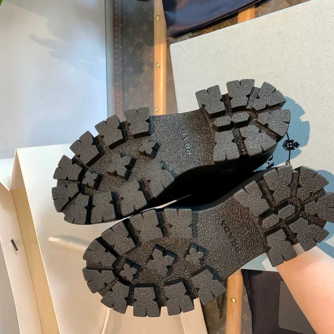 Лоферы И Мокасины Женские Prada 2764