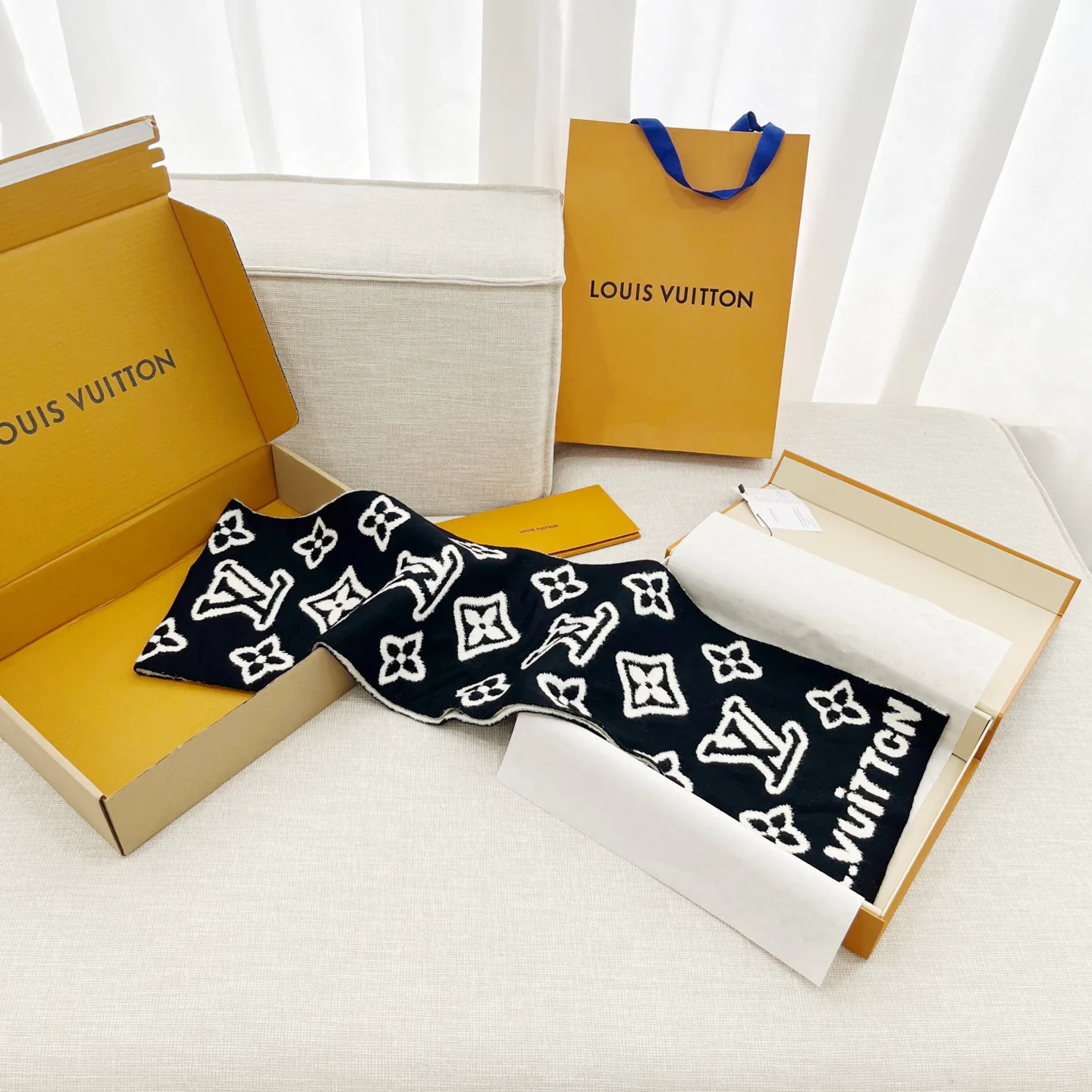 Шарфы Louis Vuitton 183717