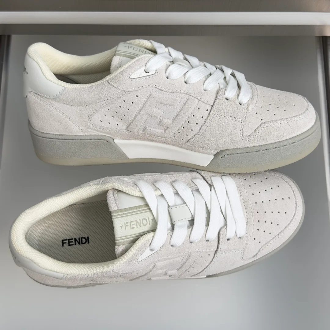 Кроссовки Женские Fendi 17729648