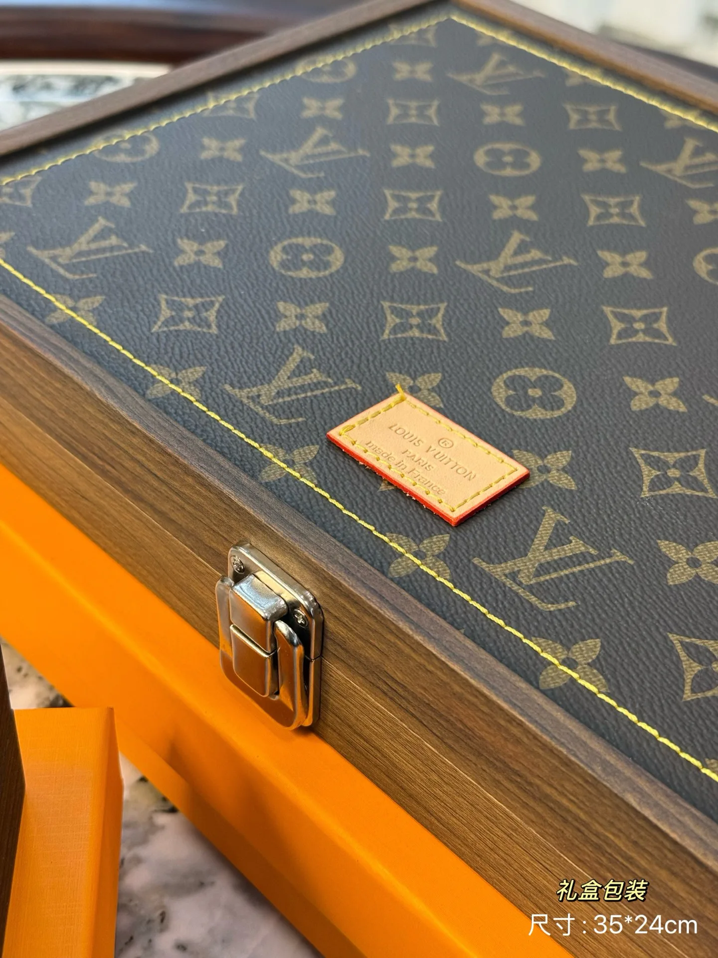 Текстиль Louis Vuitton 10695747