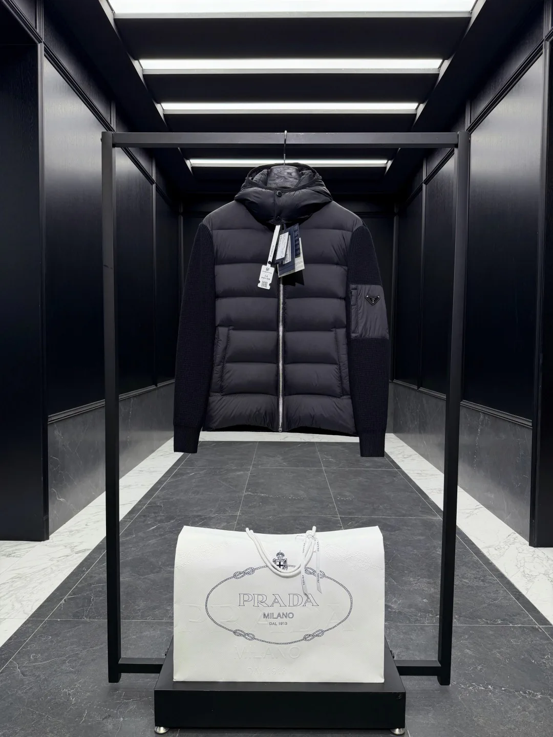 Куртки И Пуховики Женские Prada 18416871