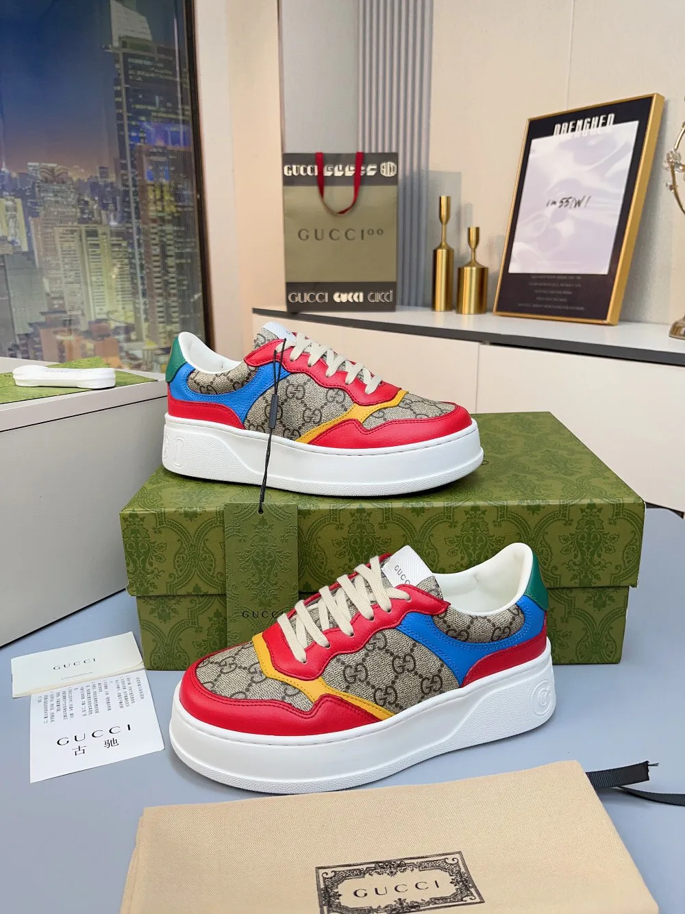 Кроссовки Женские Gucci 18369620
