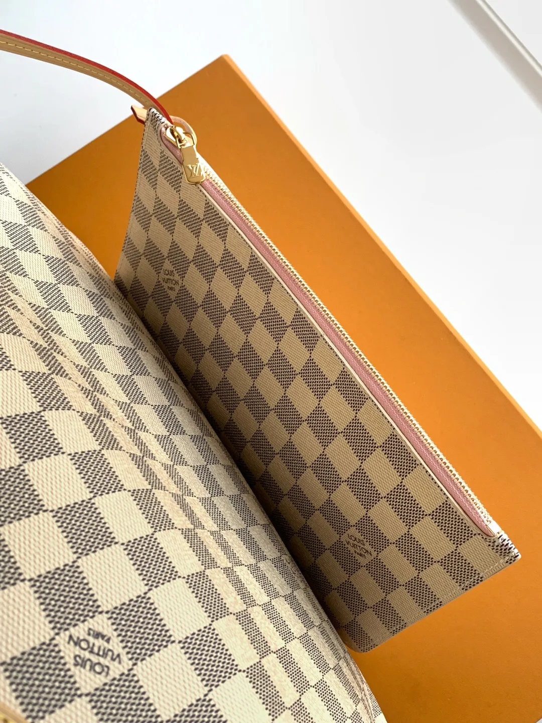 Классические Сумки Женские Louis Vuitton 18156578