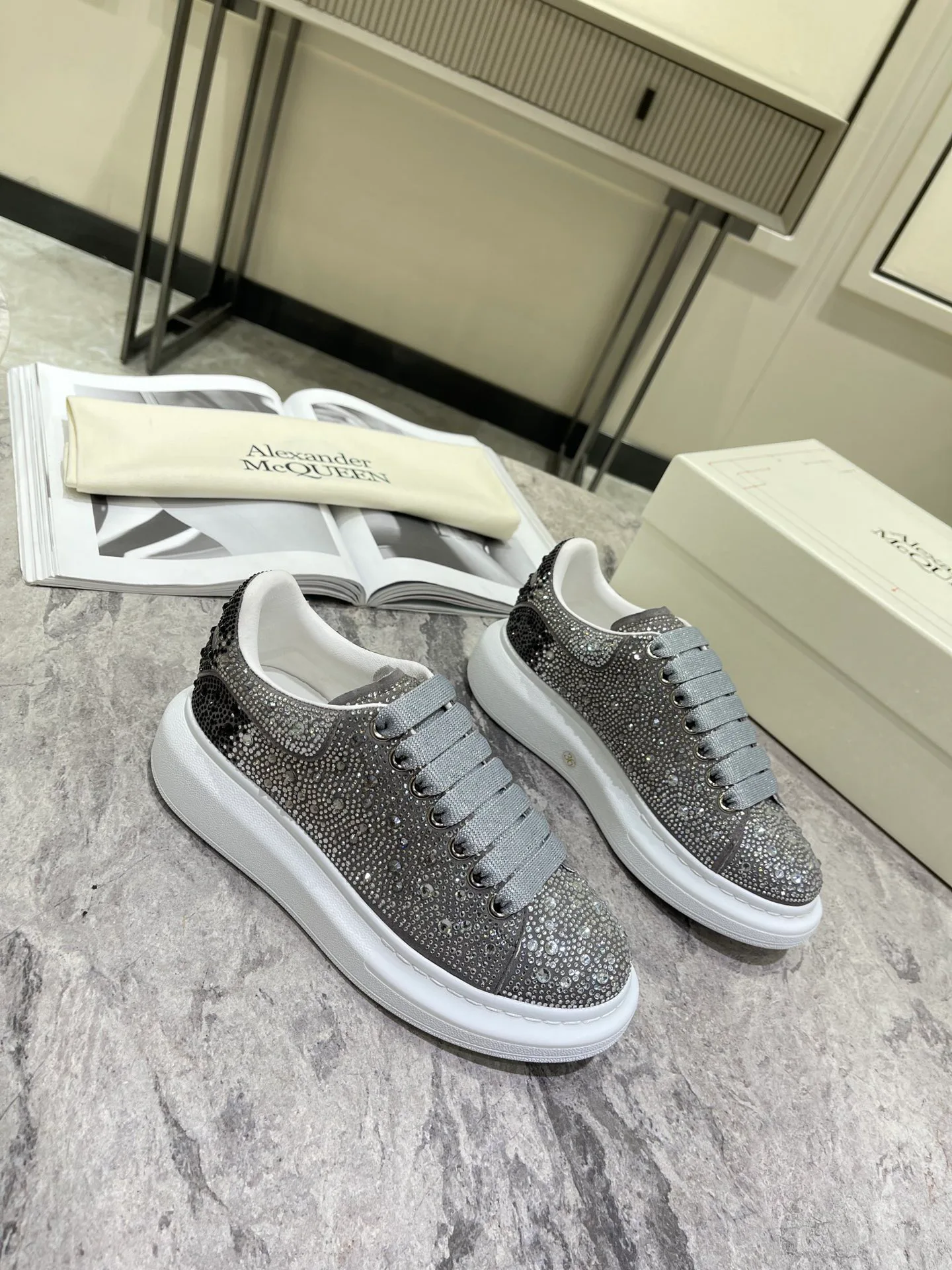 Кроссовки Женские Alexander Mcqueen 3446192