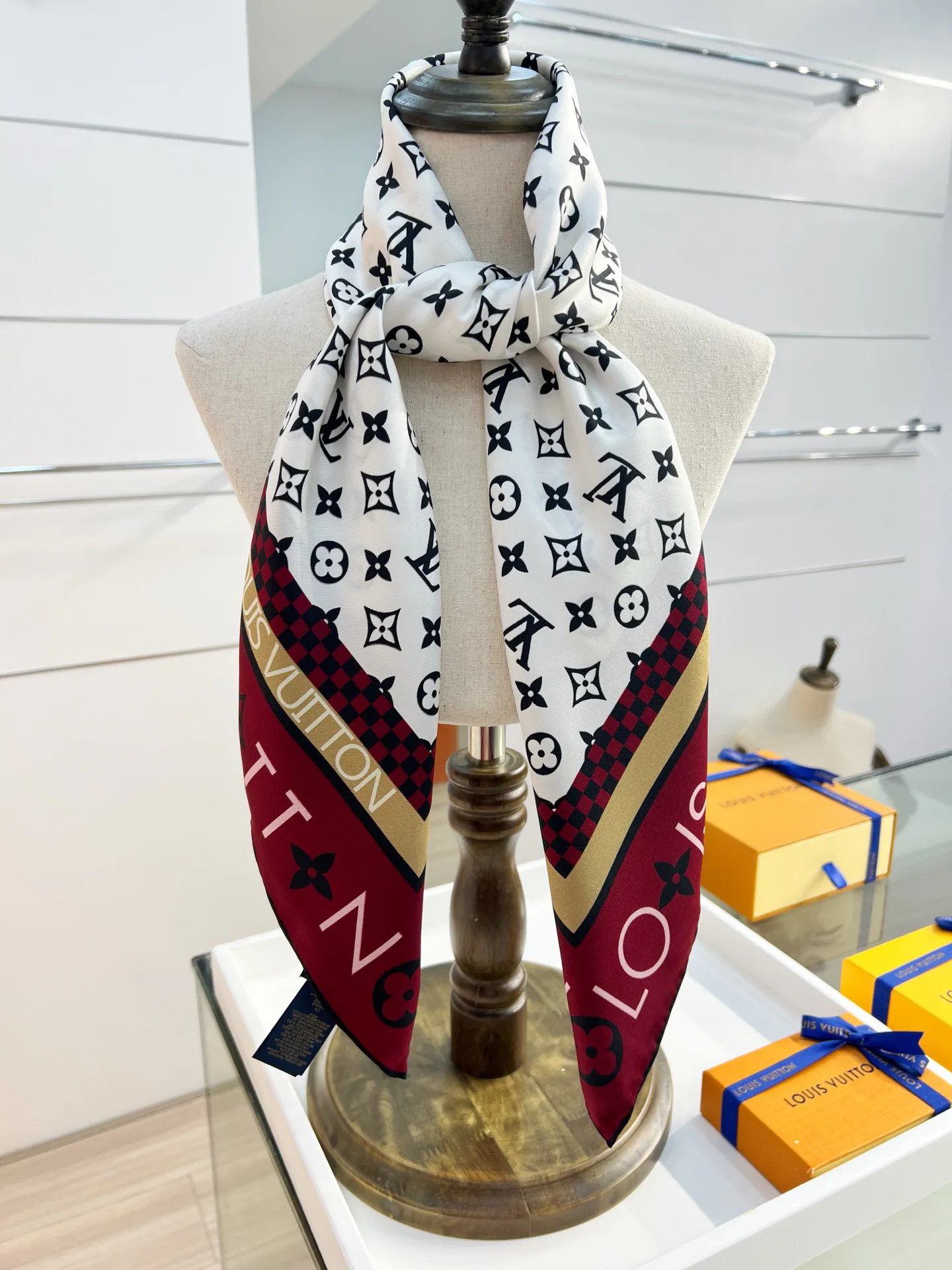 Платки Louis Vuitton 10235974