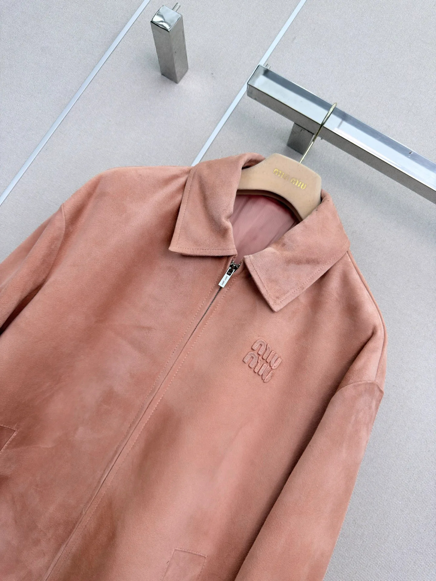 Кожаные Куртки И Дублёнки Женские Miu Miu 18403477