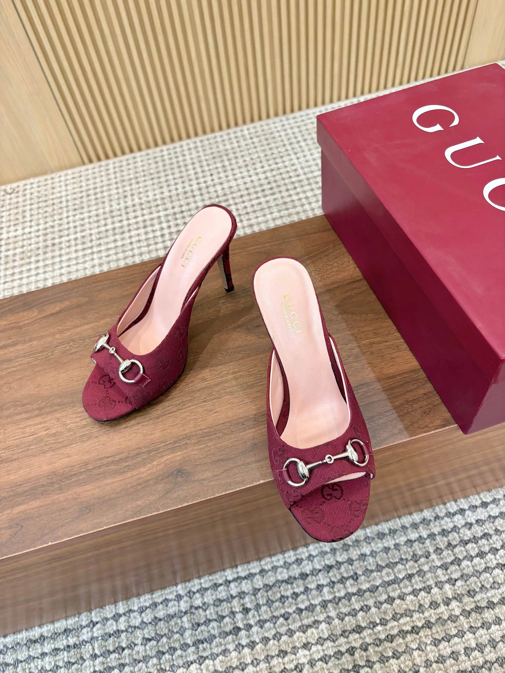 Босоножки Женские Gucci 11529295