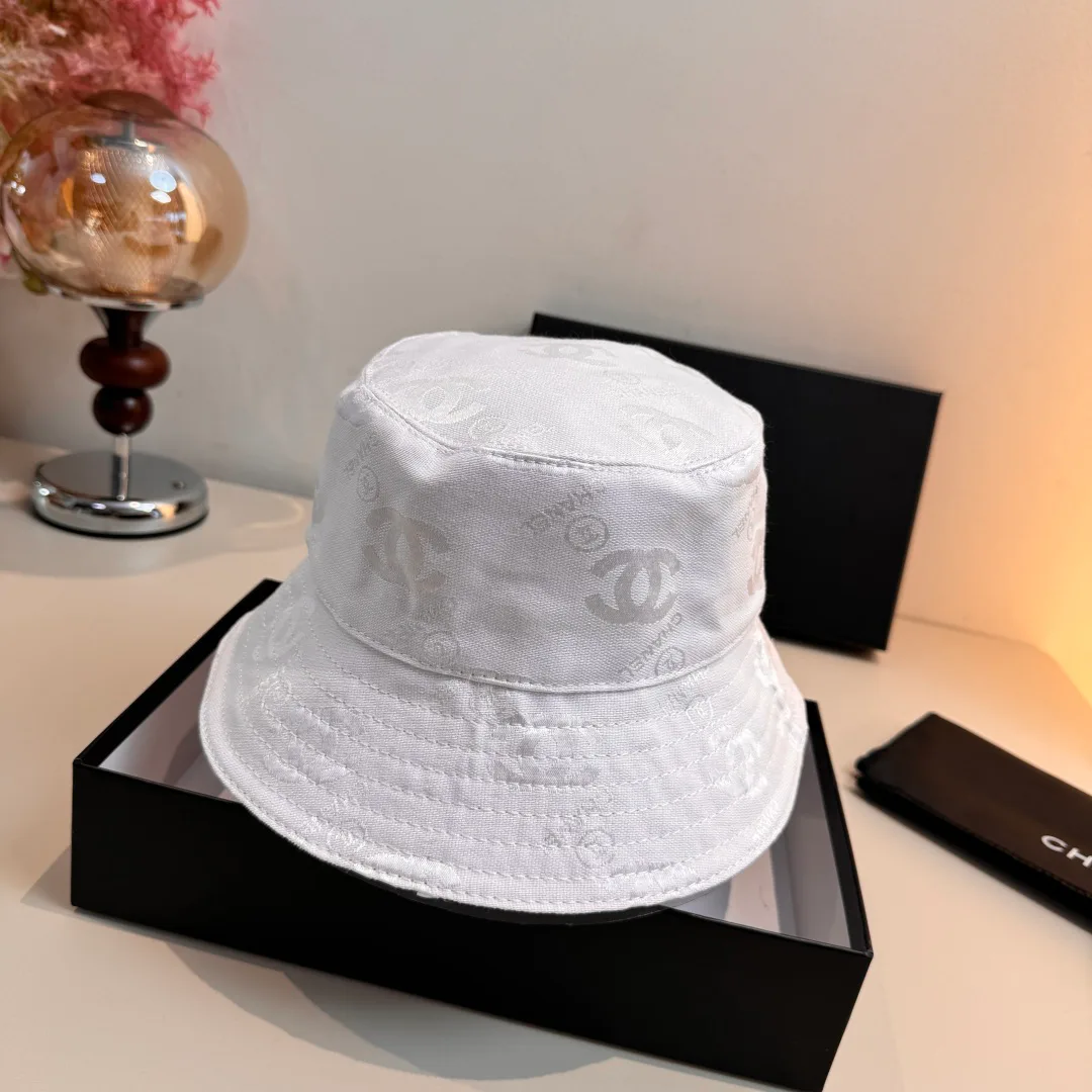 Головные Уборы Chanel 12647129