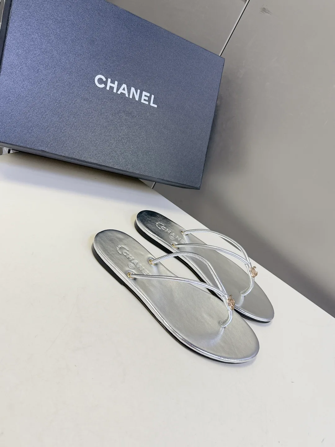 Шлепанцы Женские Chanel 11677229