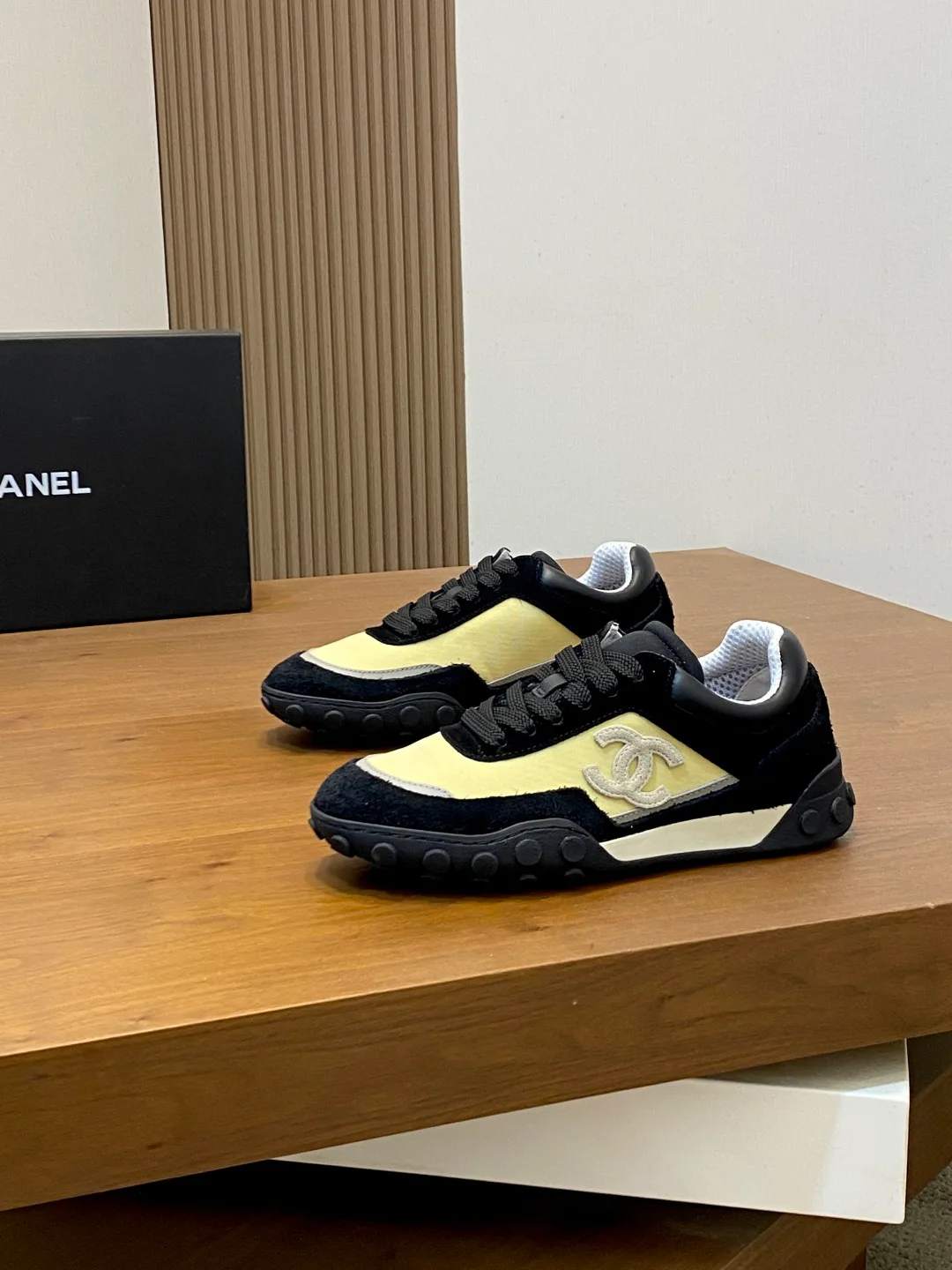Кроссовки Женские Chanel 19054367