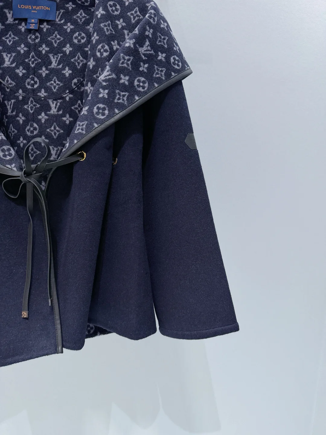 Пальто Женские Louis Vuitton 19082086