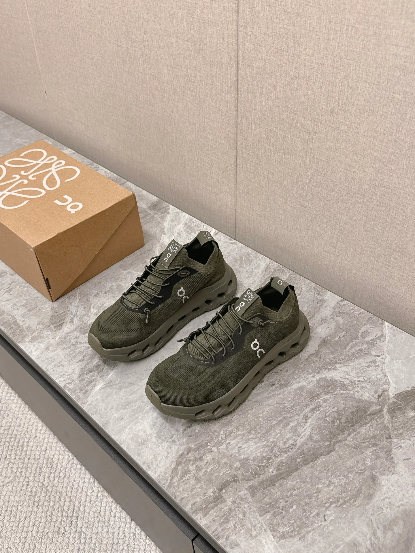 Кроссовки Женские Loewe 22137