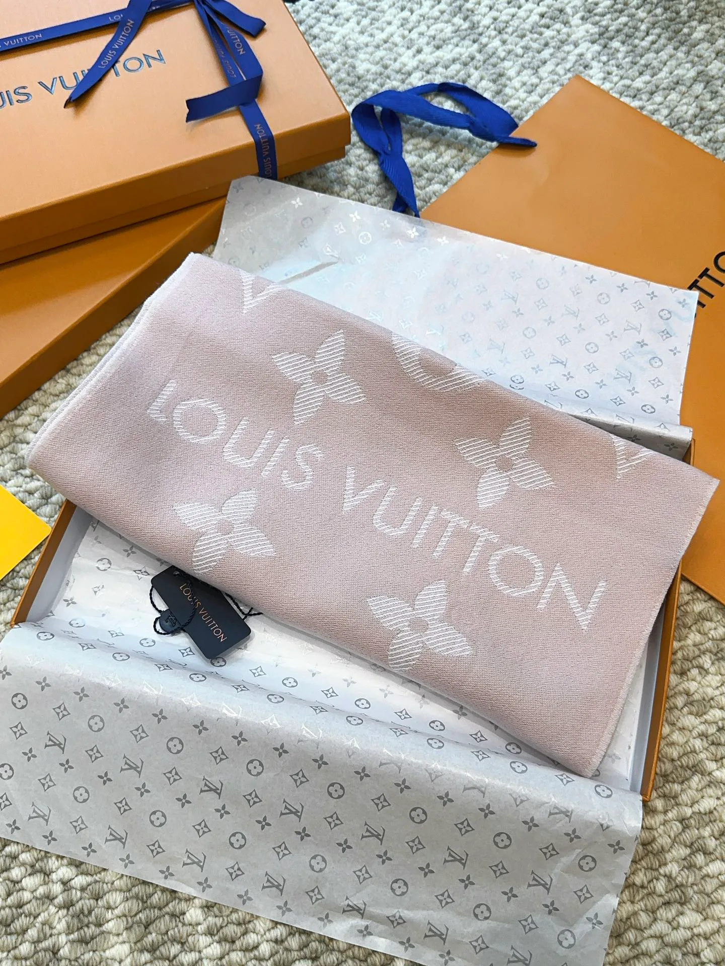 Шарфы Louis Vuitton 240443